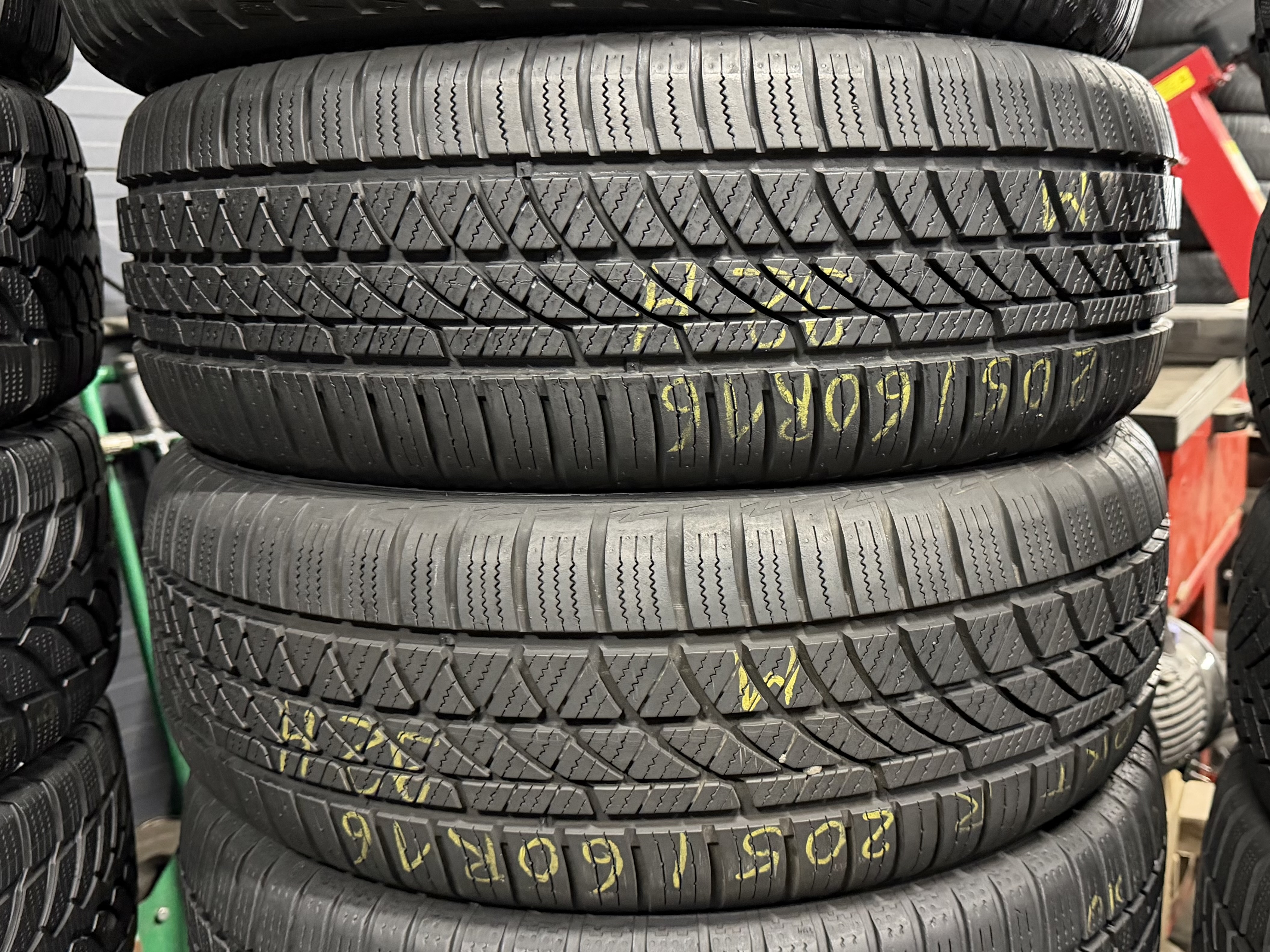 Шини б\у 205/60 R16