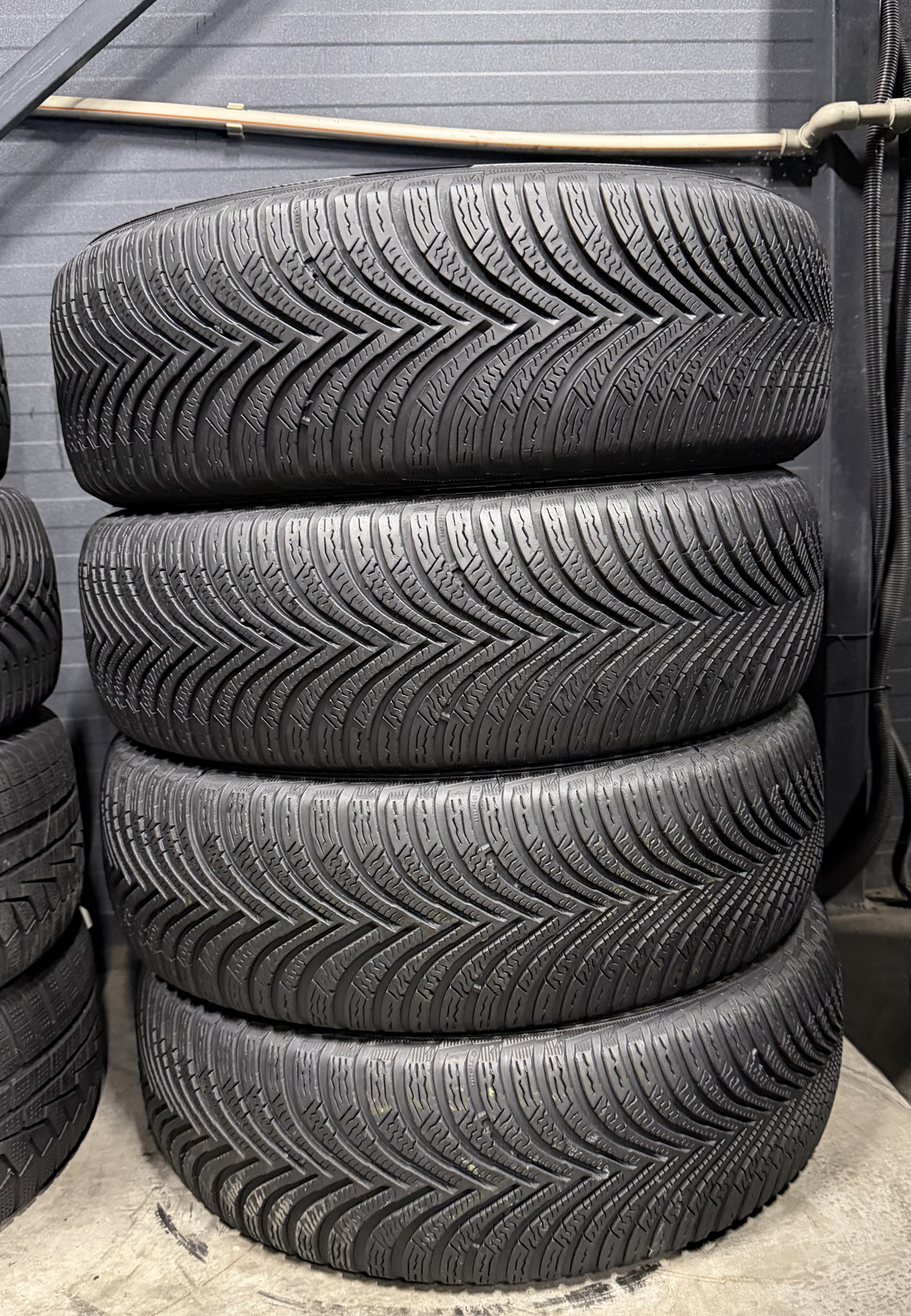 Шини б\у 205/60 R16