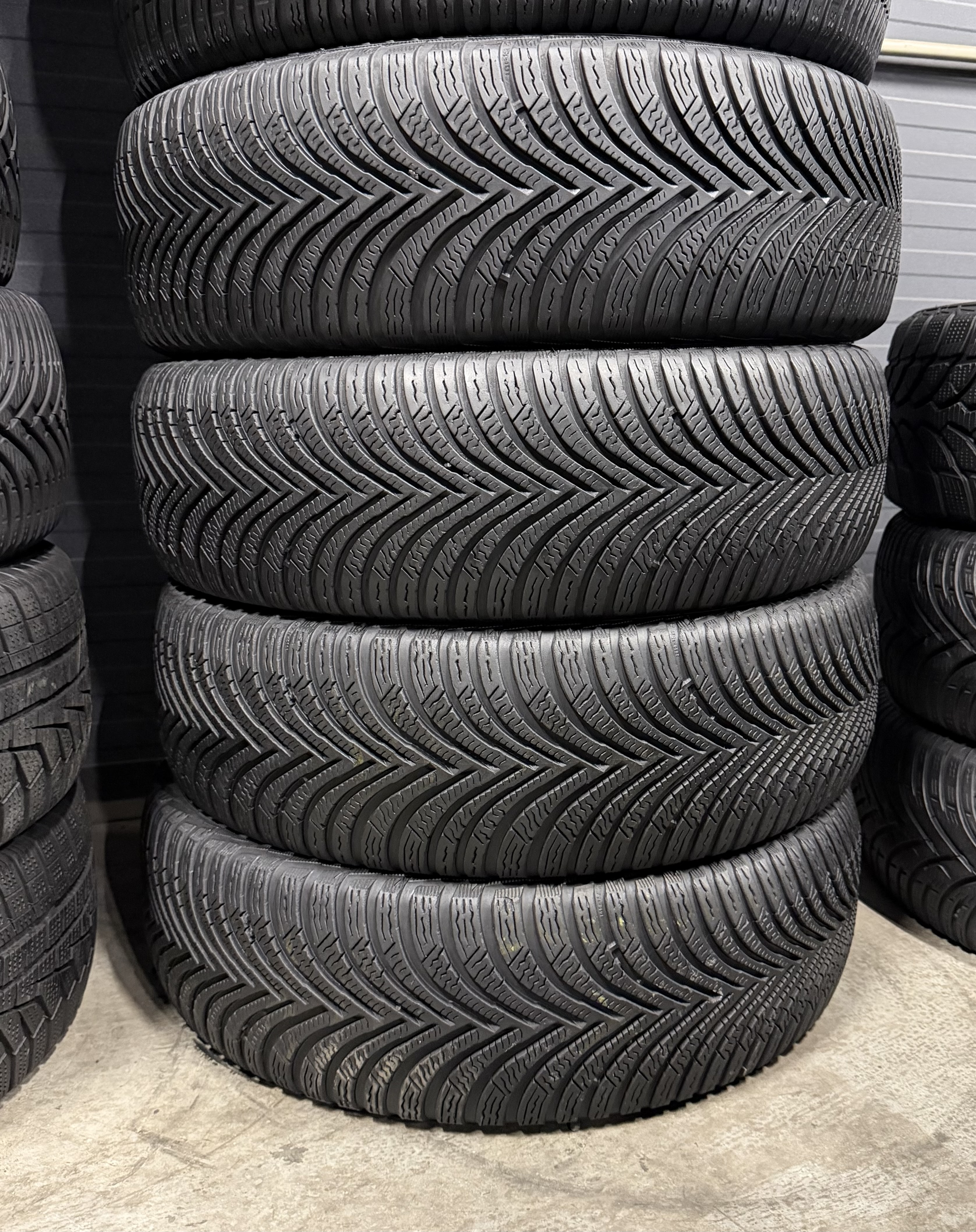 Шини б\у 205/60 R16