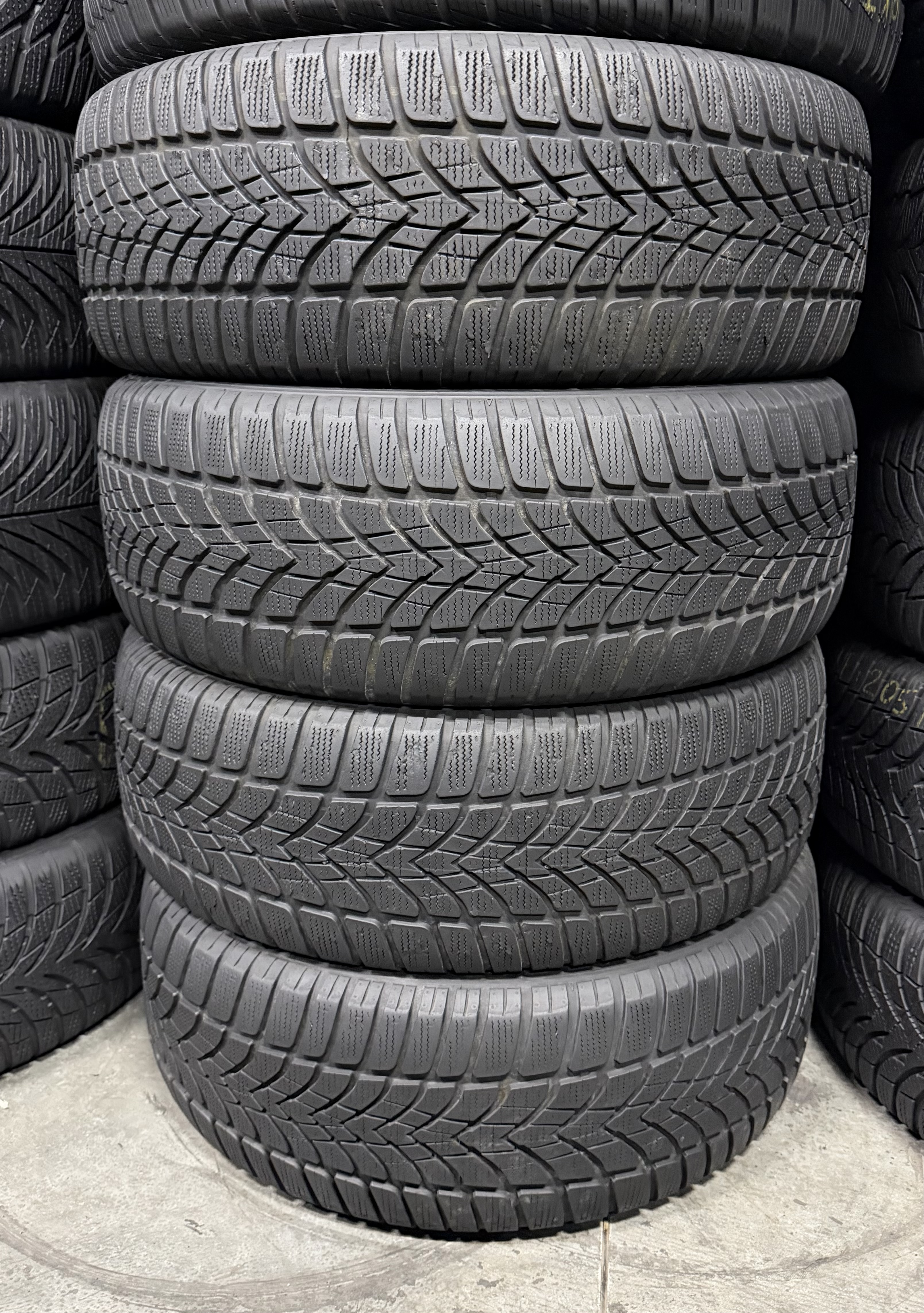 Шини б\у 205/55 R16