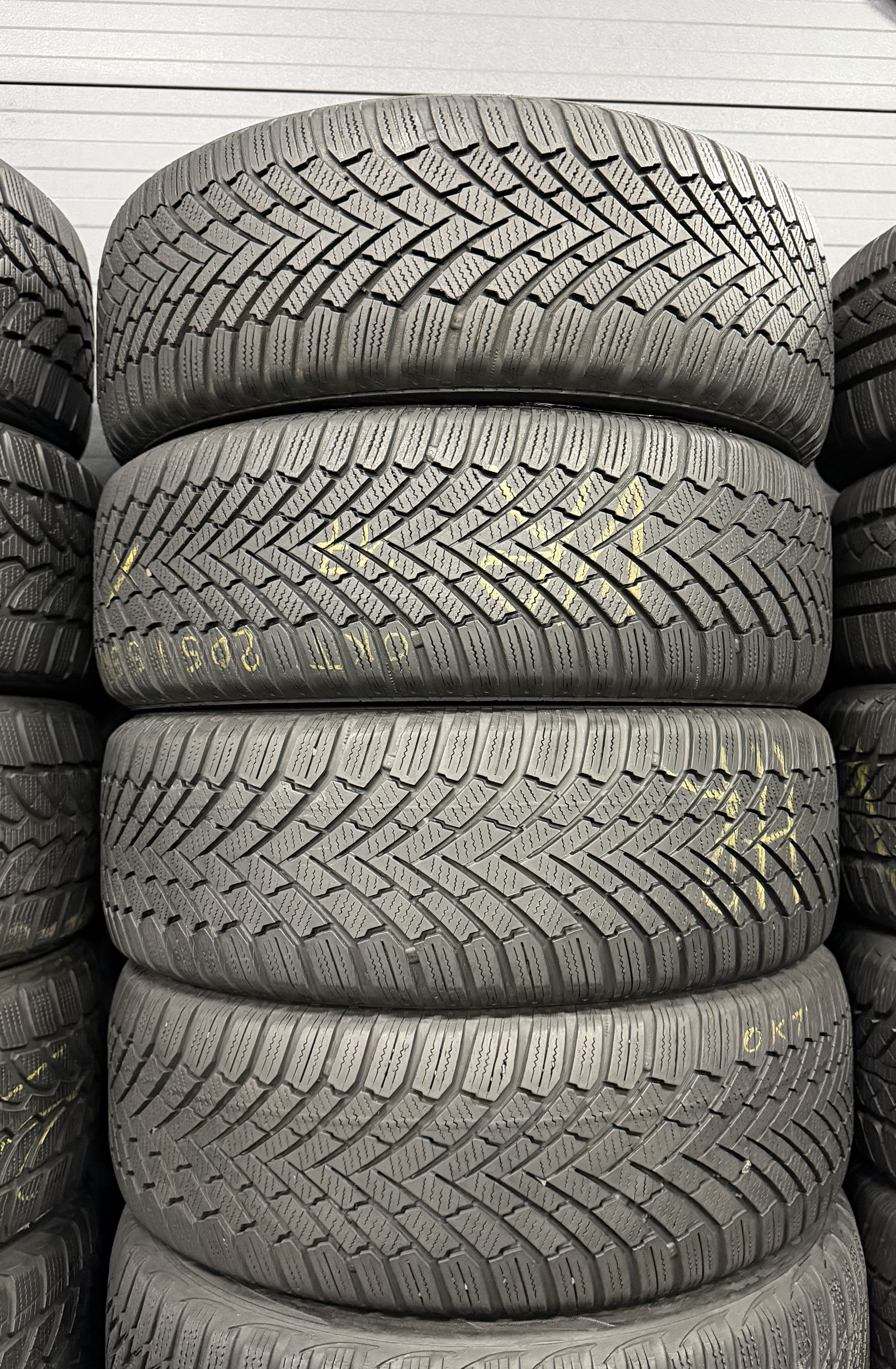 Шини б\у 205/55 R16