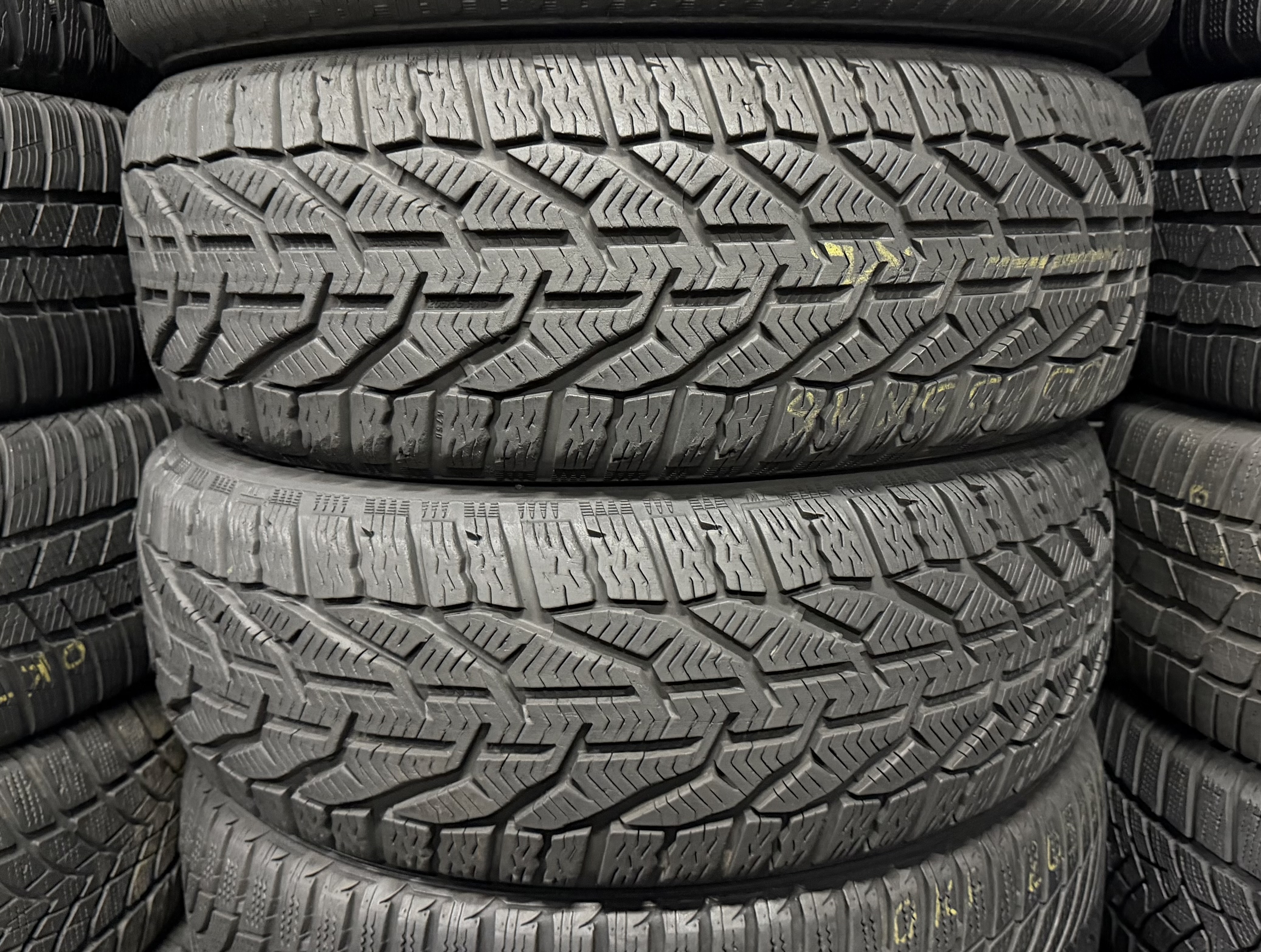 Шини б\у 205/55 R16