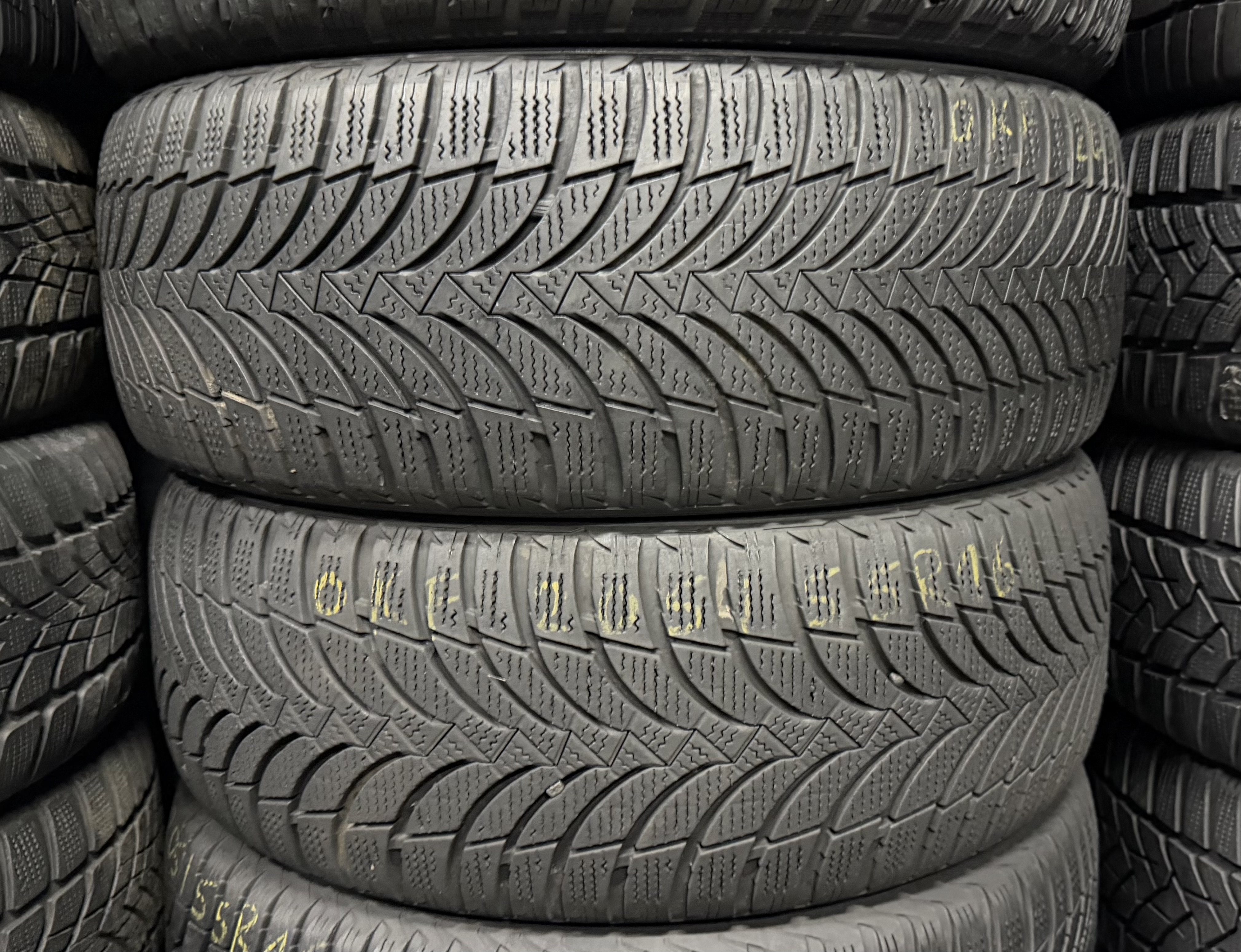 Шини б\у 205/55 R16