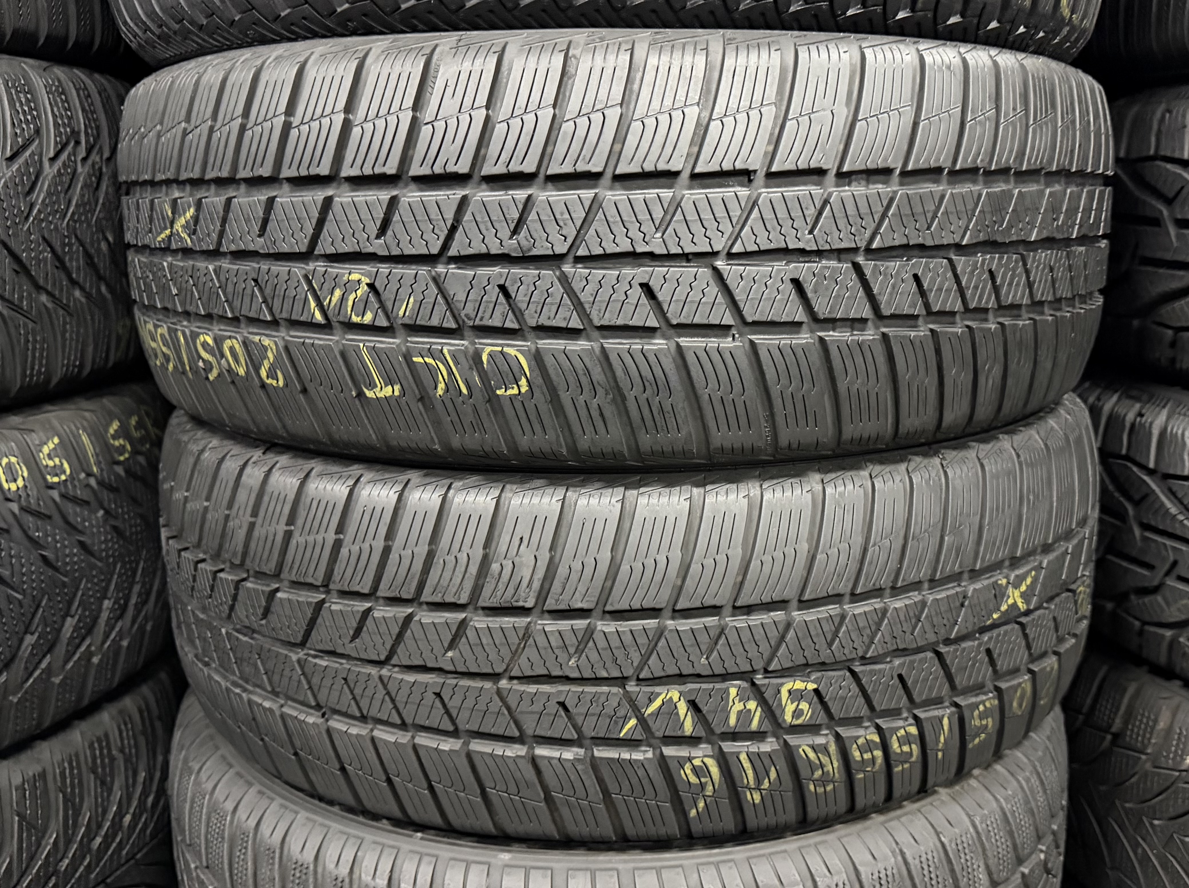 Шини б\у 205/55 R16