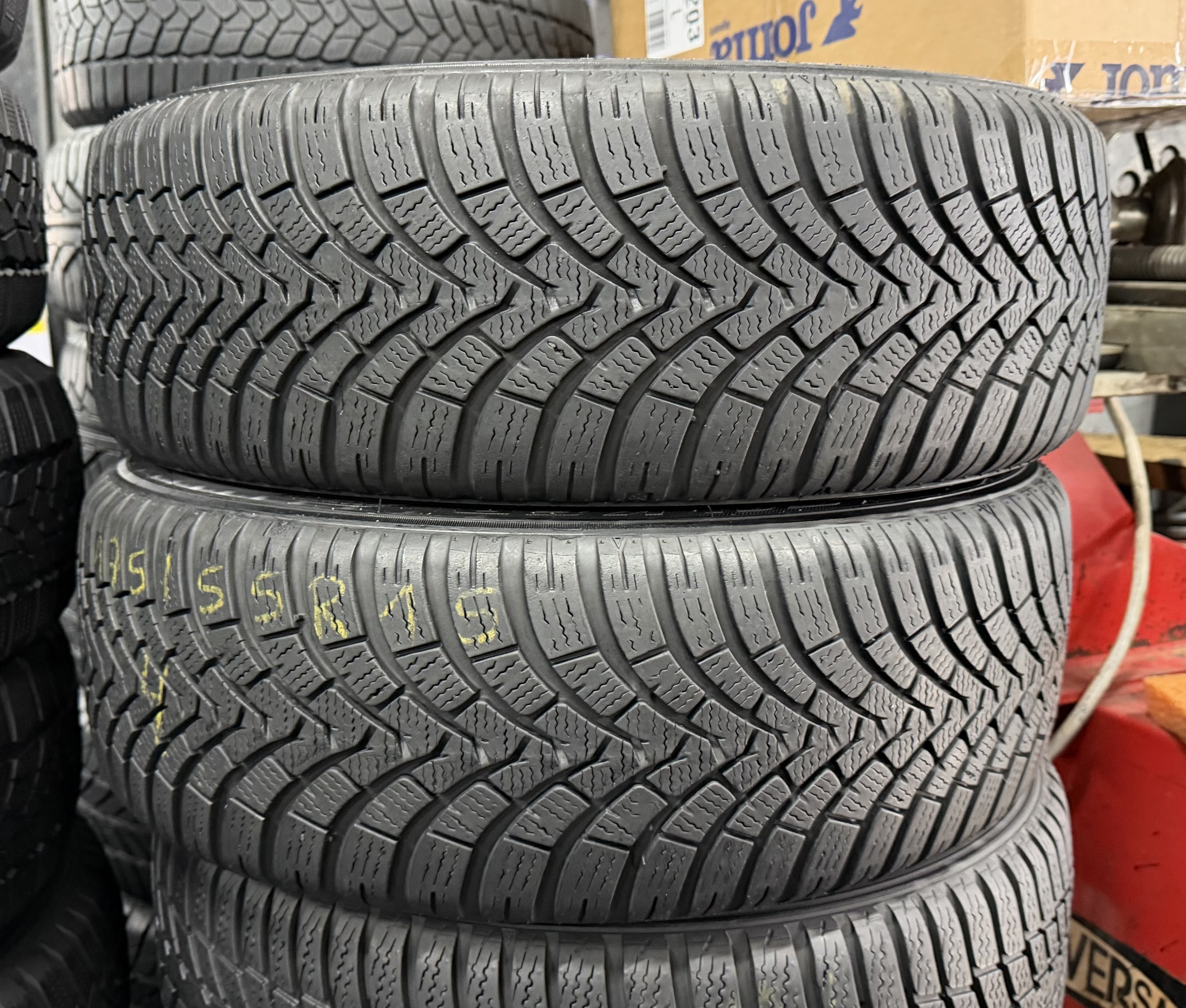Шини б\у 175/55 R15