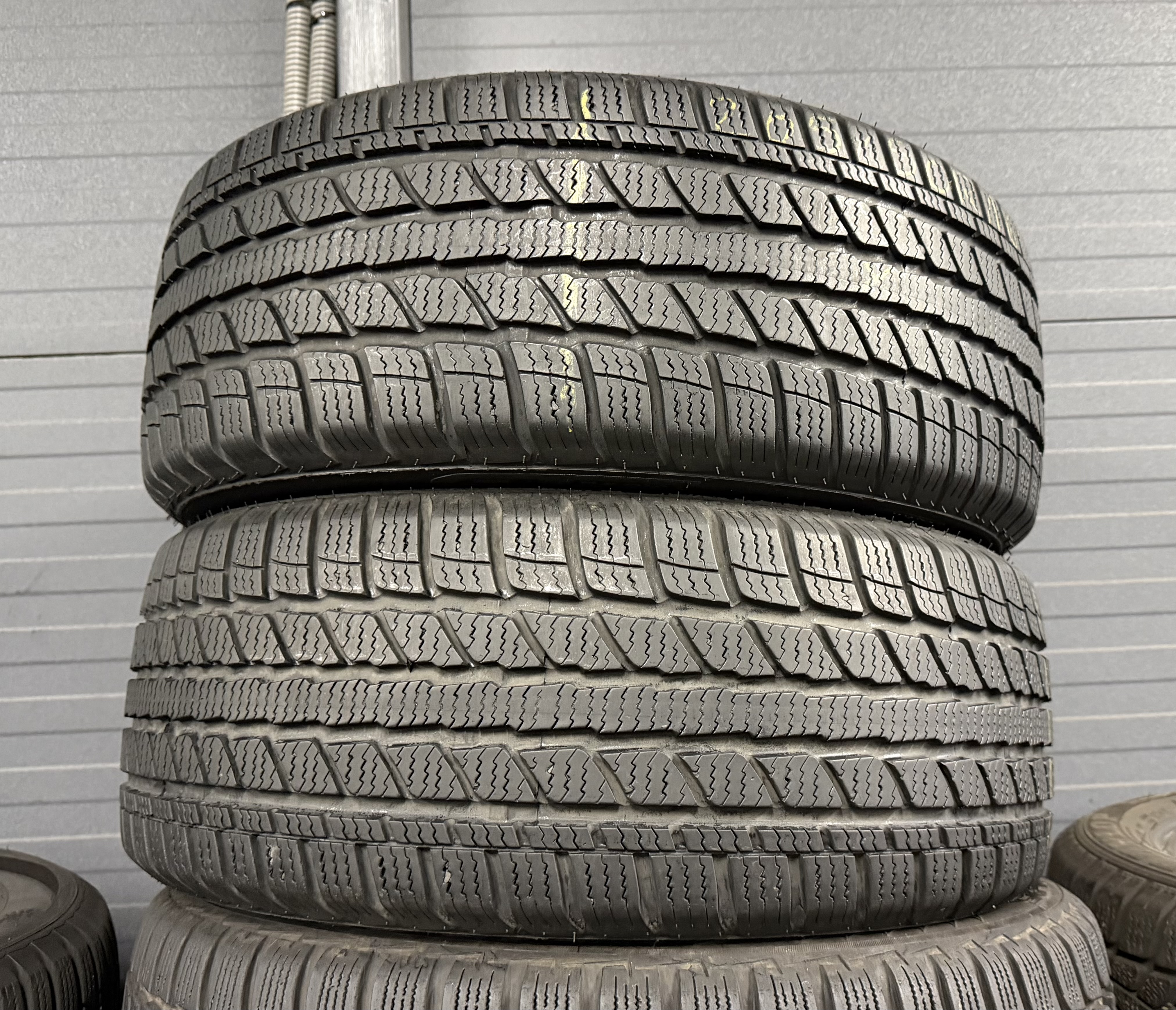 Шини б\у 205/50 R16