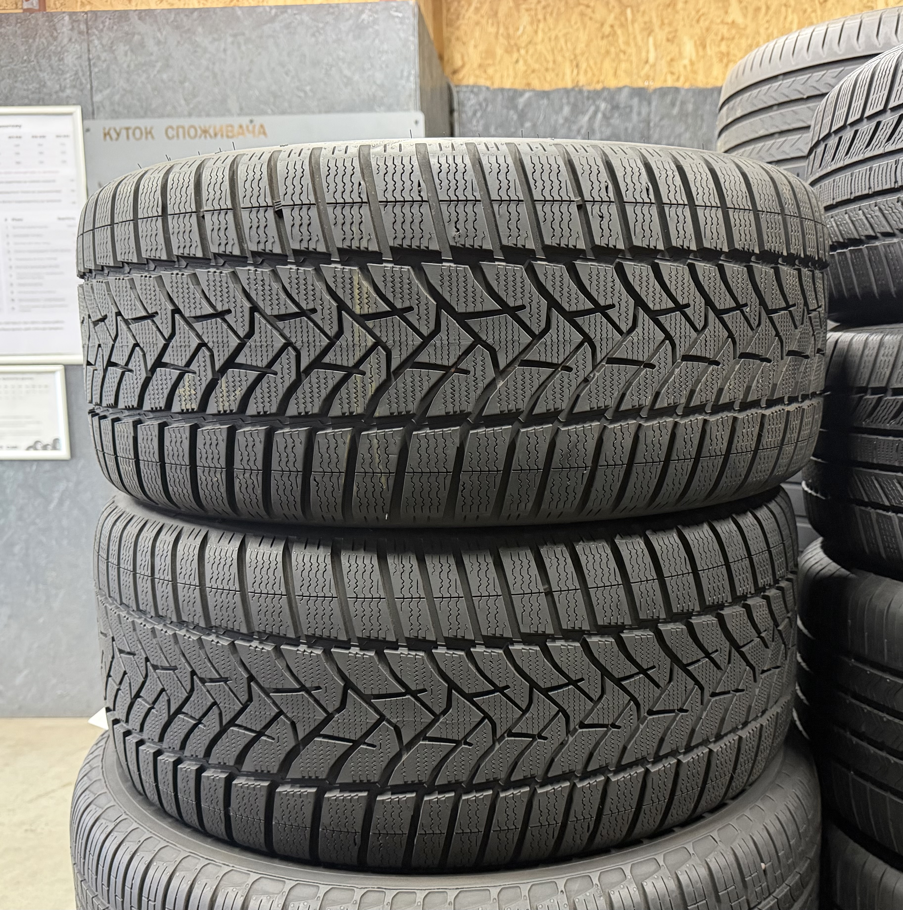 Шини б\у 285/40 R20