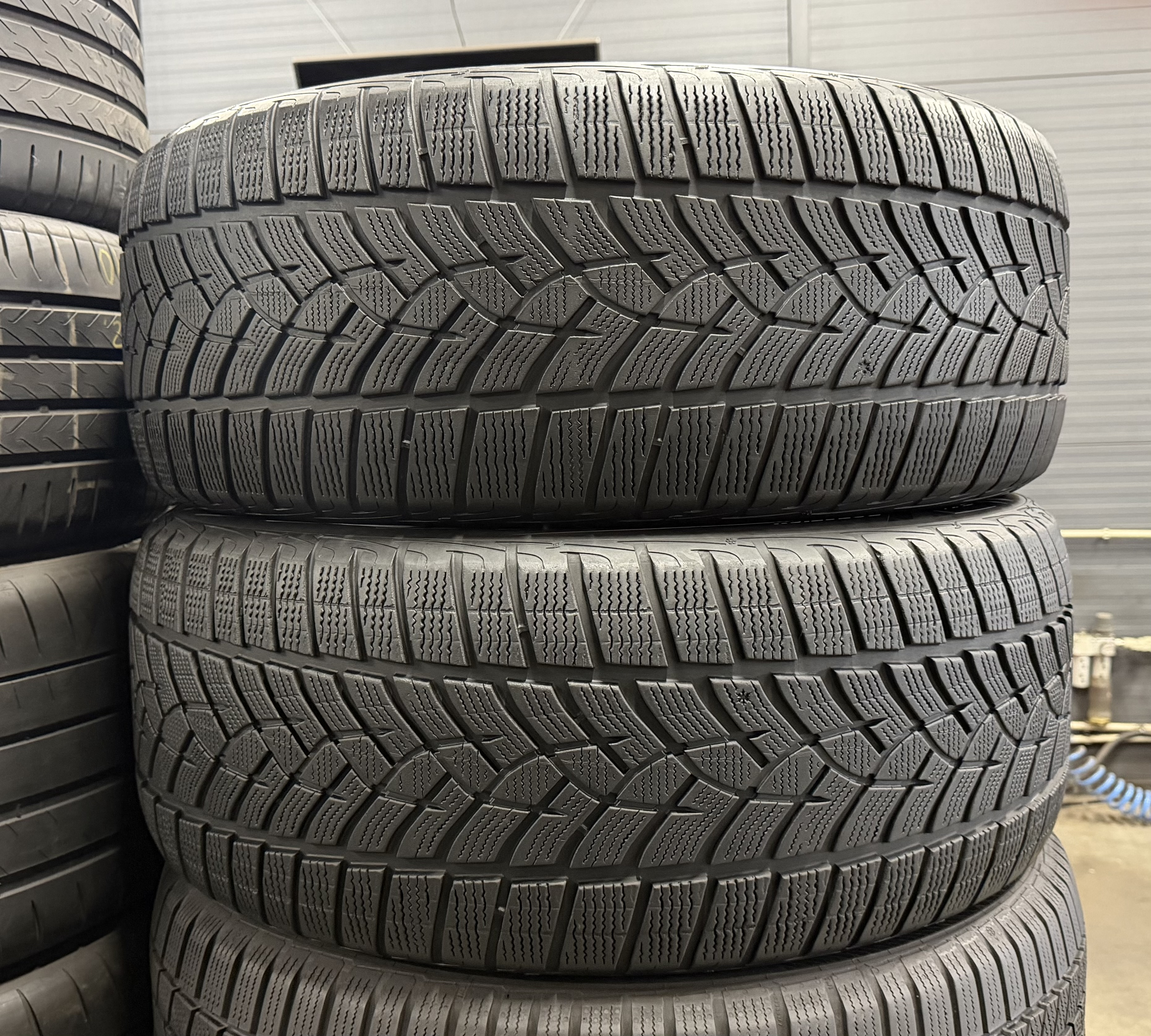 Шини б\у 275/50 R20
