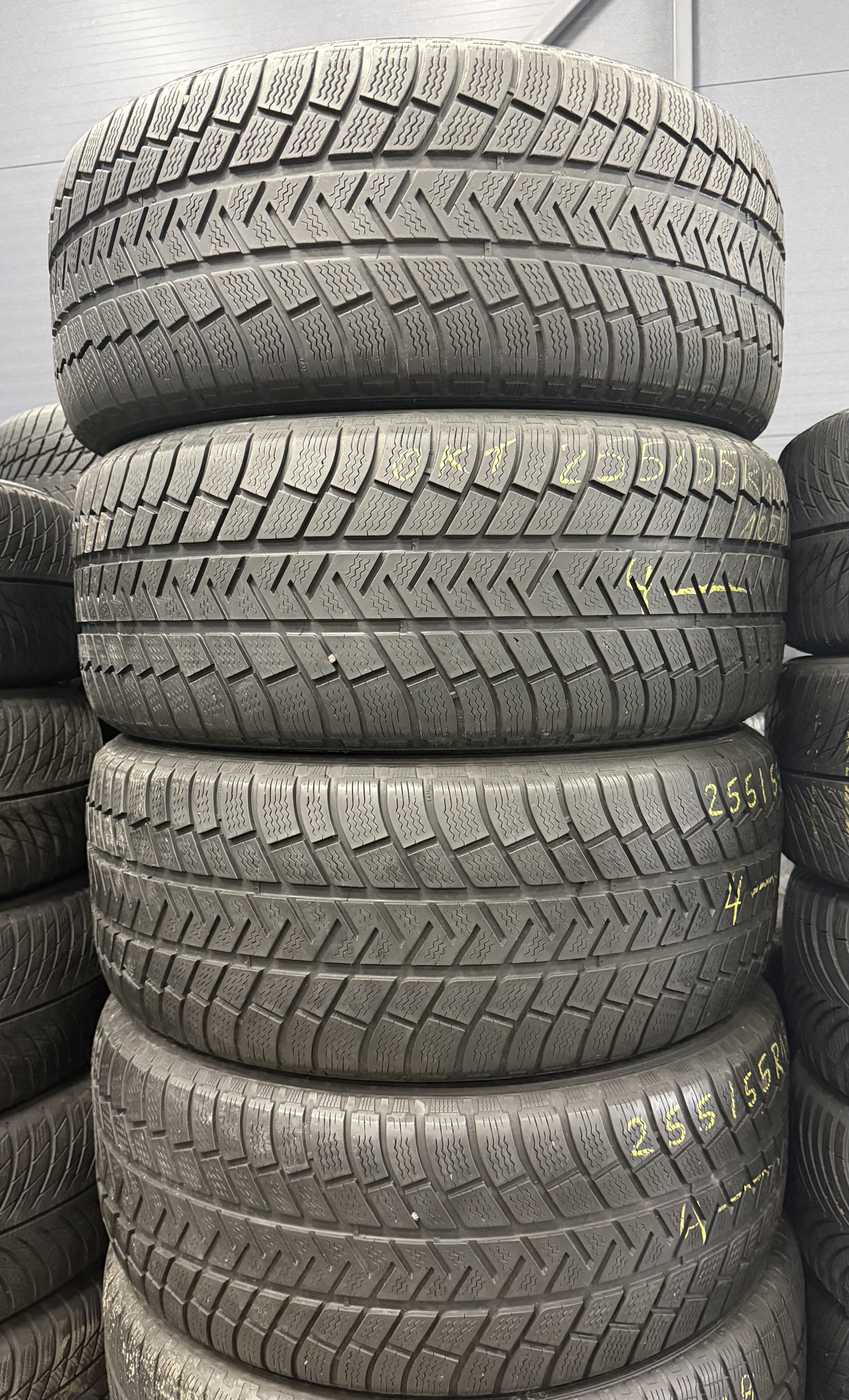 Шини б\у 255/55 R18