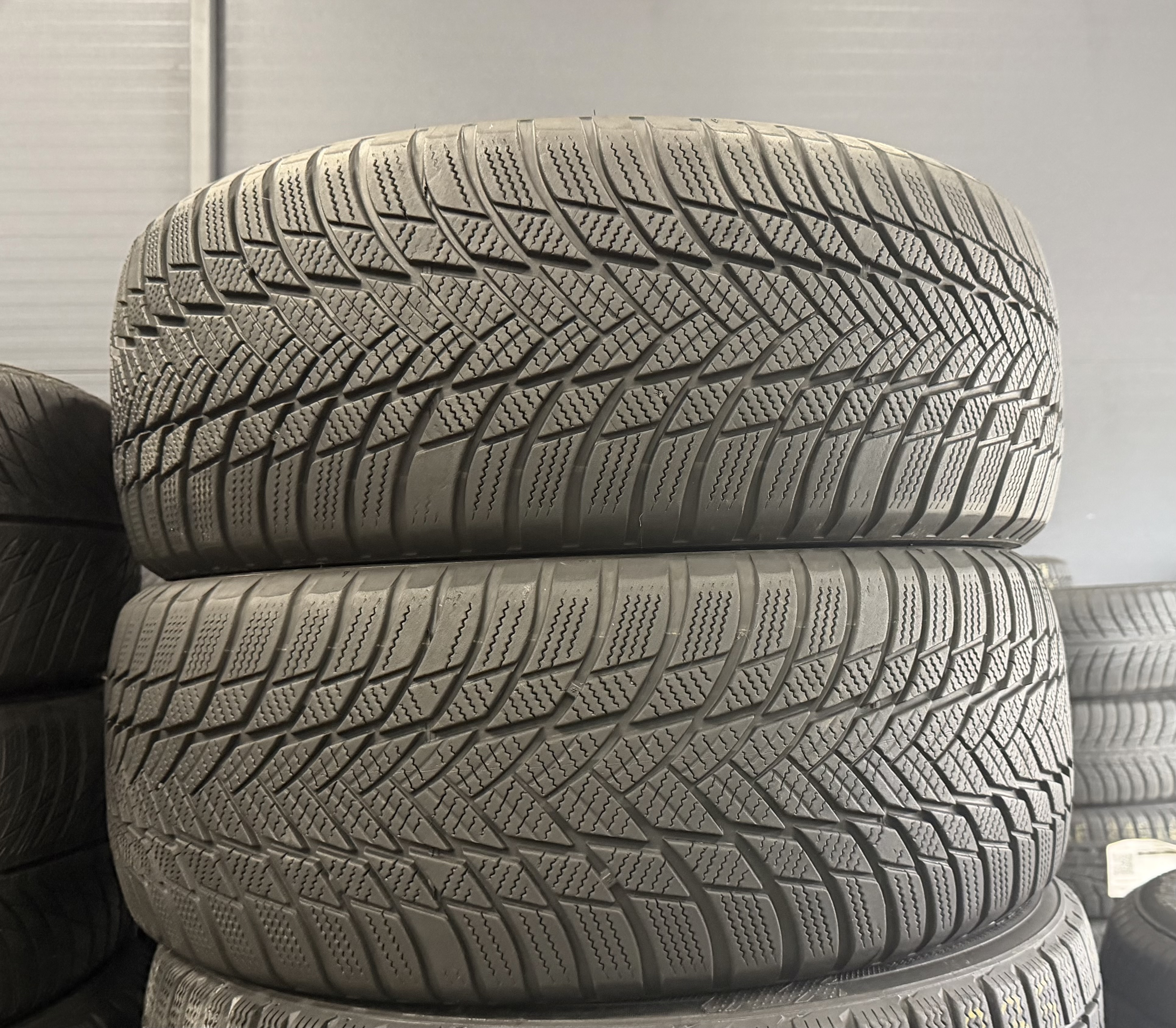 Шини б\у 235/55 R18