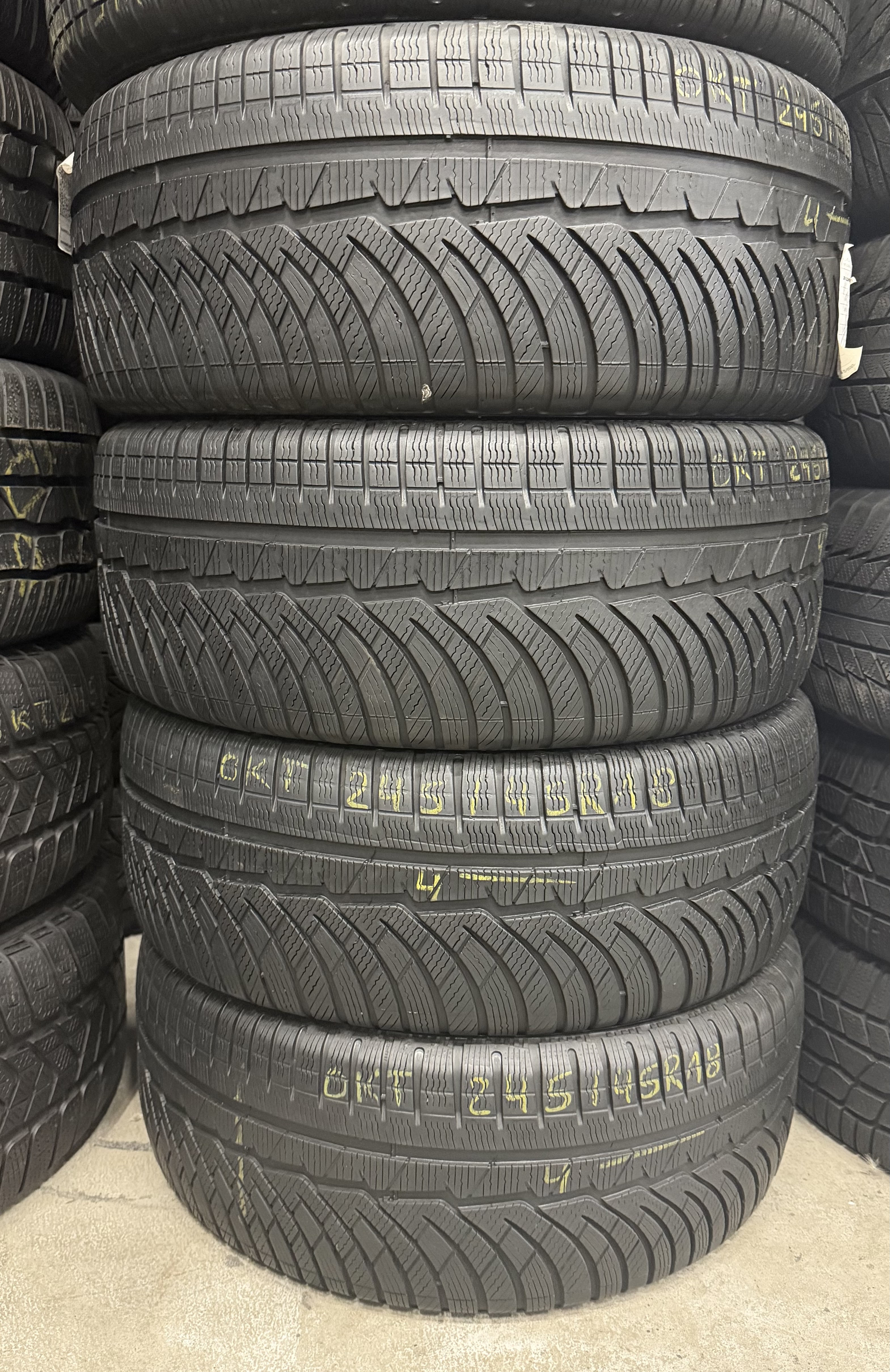 Шини б\у 245/45 R18