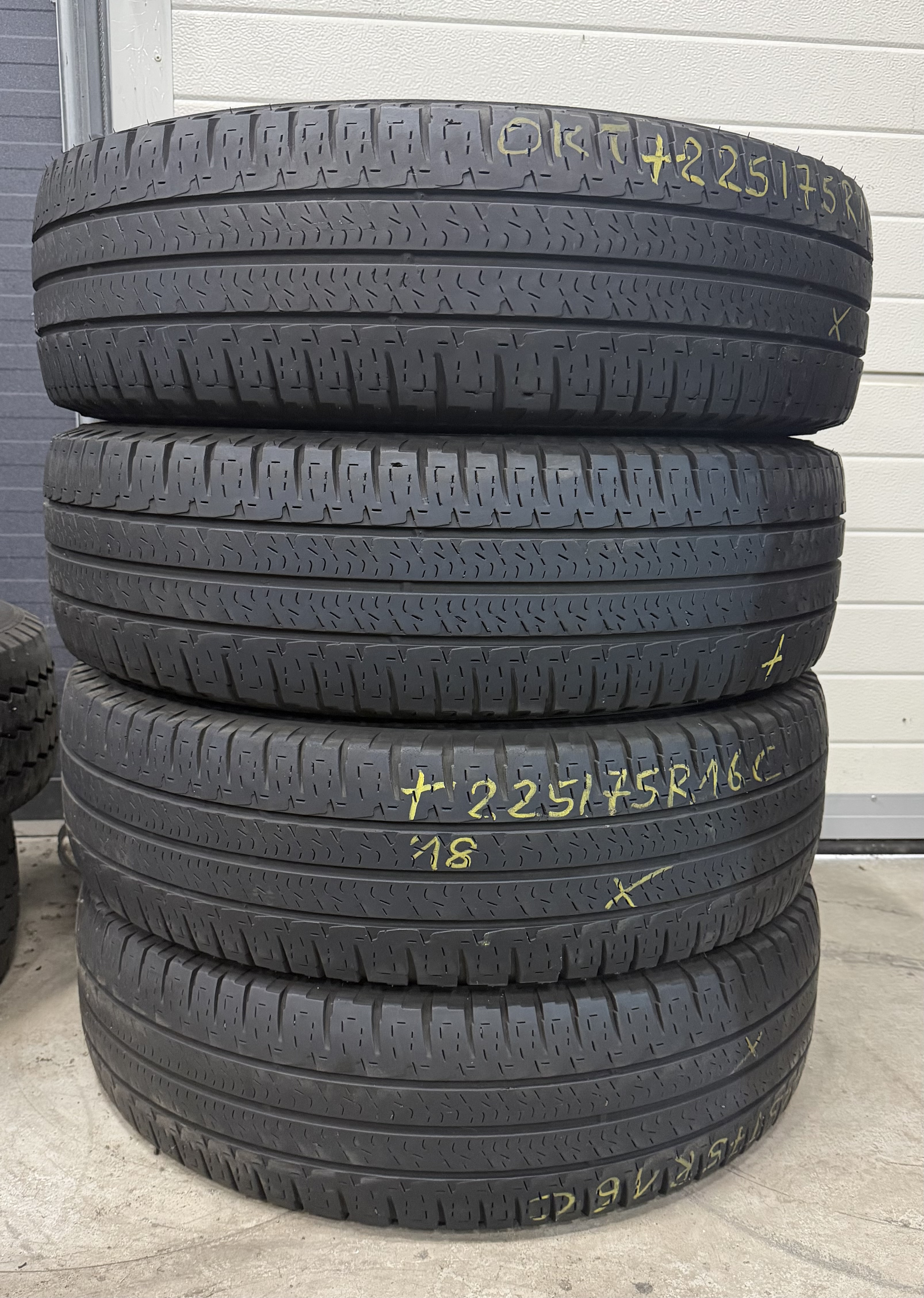 Шини б\у 225/75 R16C