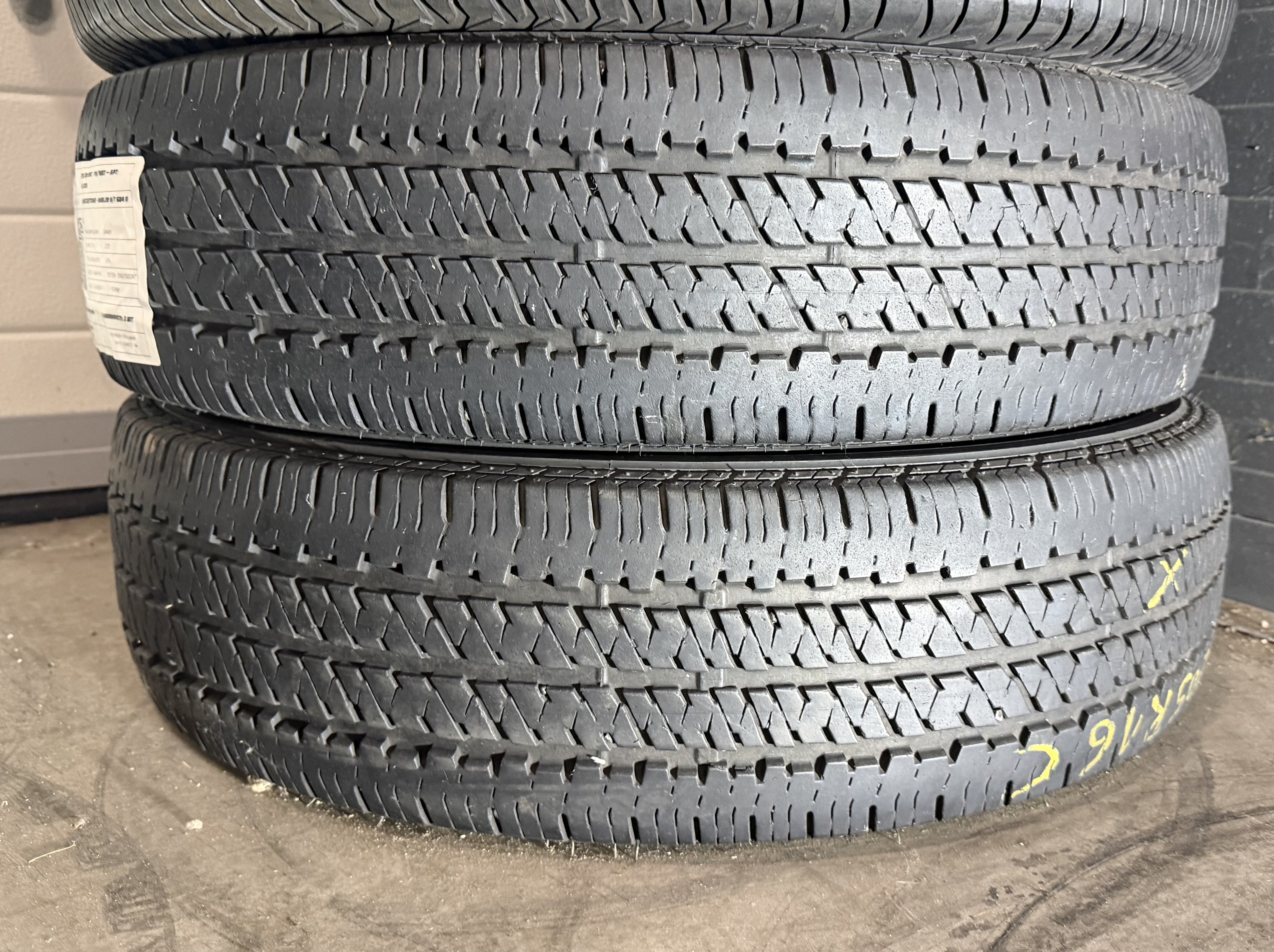 Шини б\у 205/85 R16C
