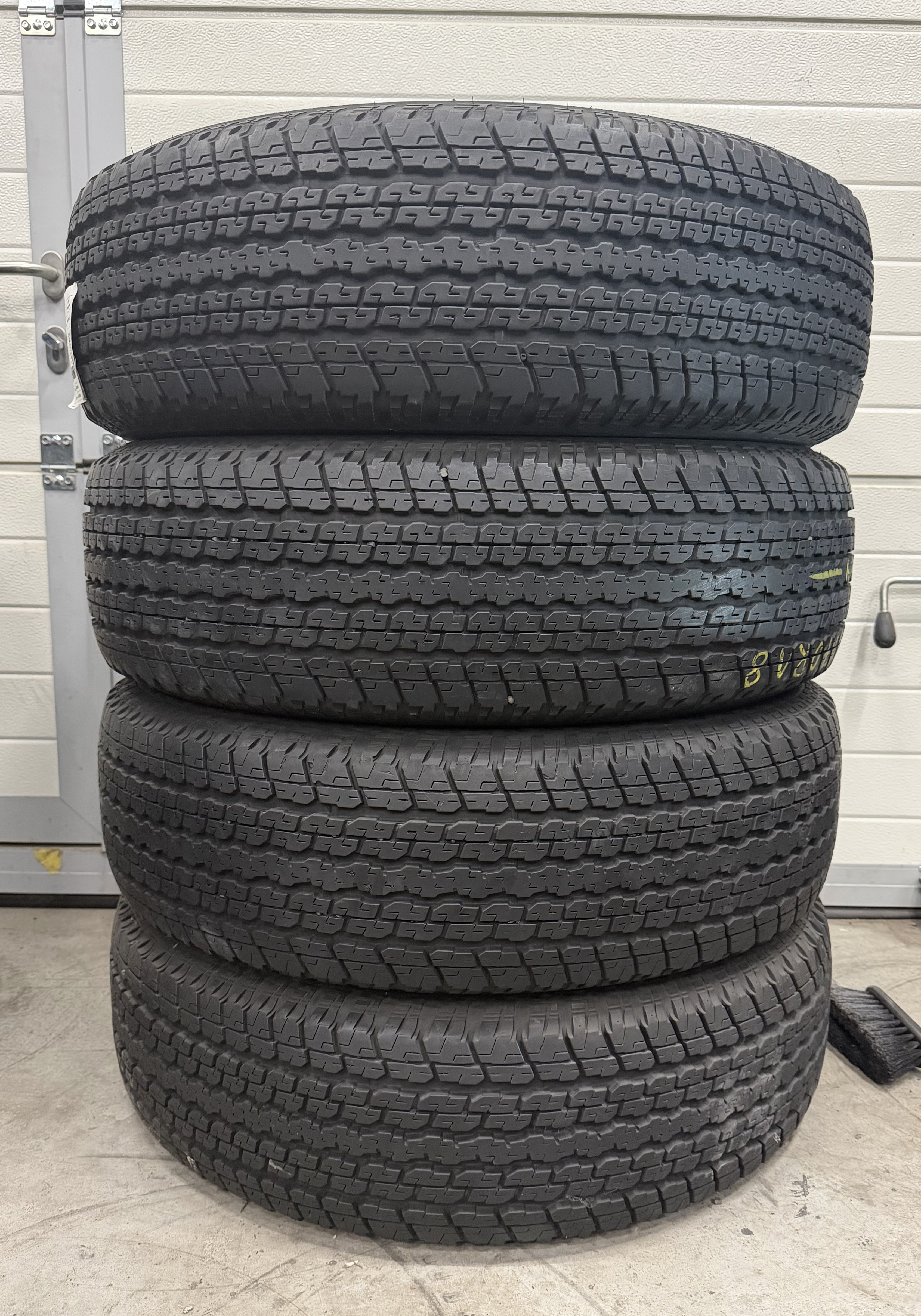 Шини б\у 255/70 R18