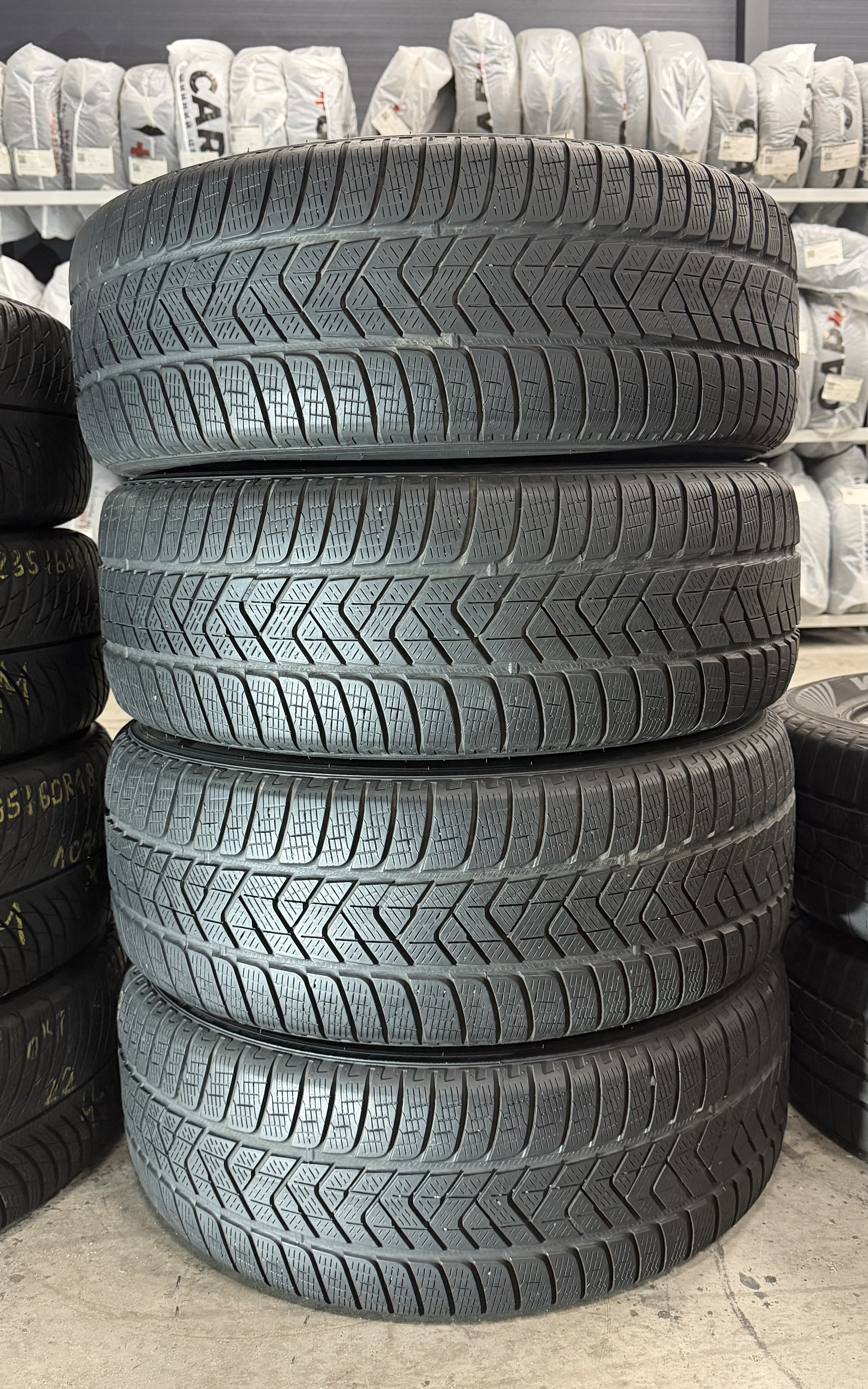 Шини б\у 235/60 R18