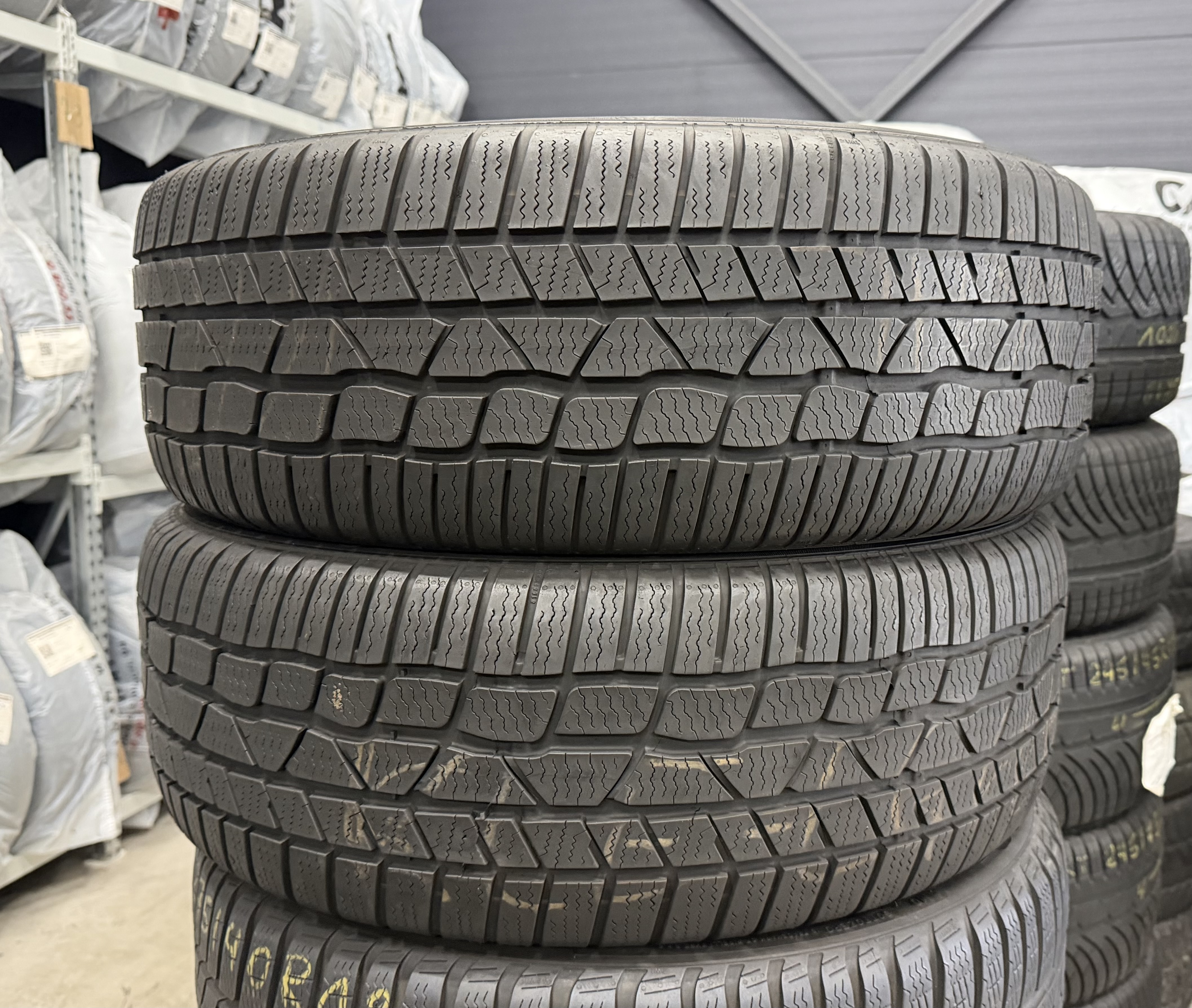 Шини б/в 225/50 R18