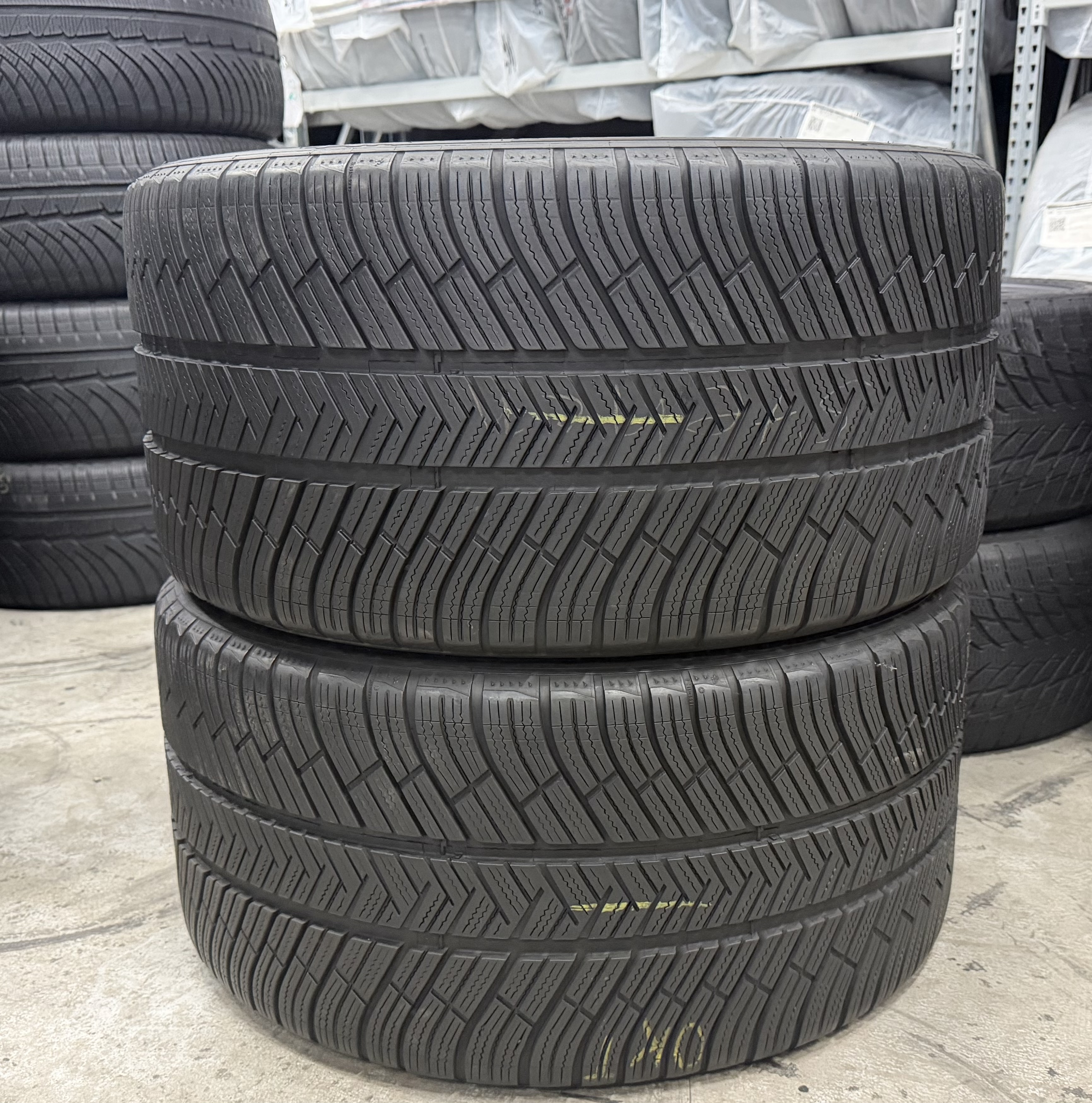 Шини б\у 295/35 R19