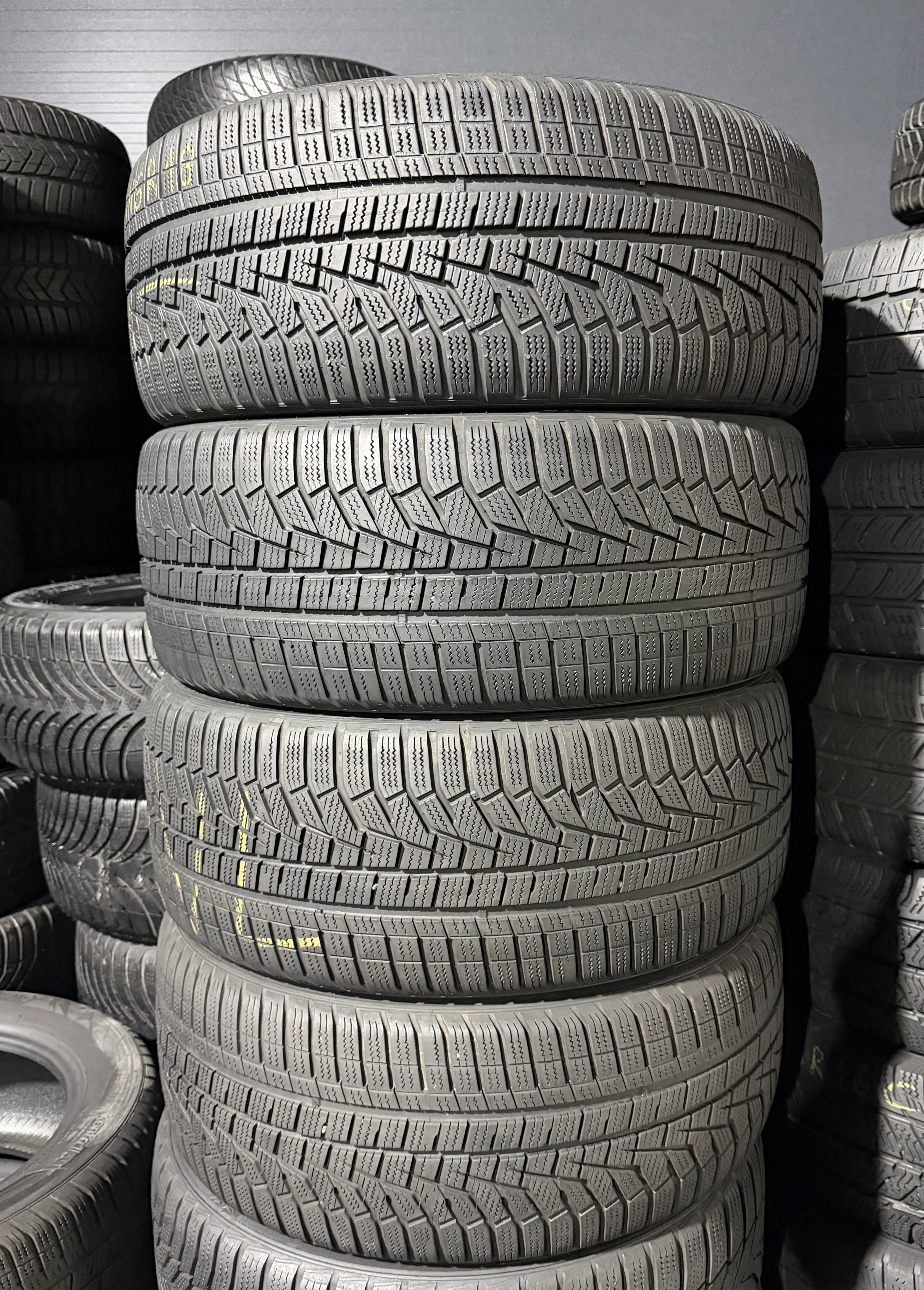 Шини б\у 225/45 R18