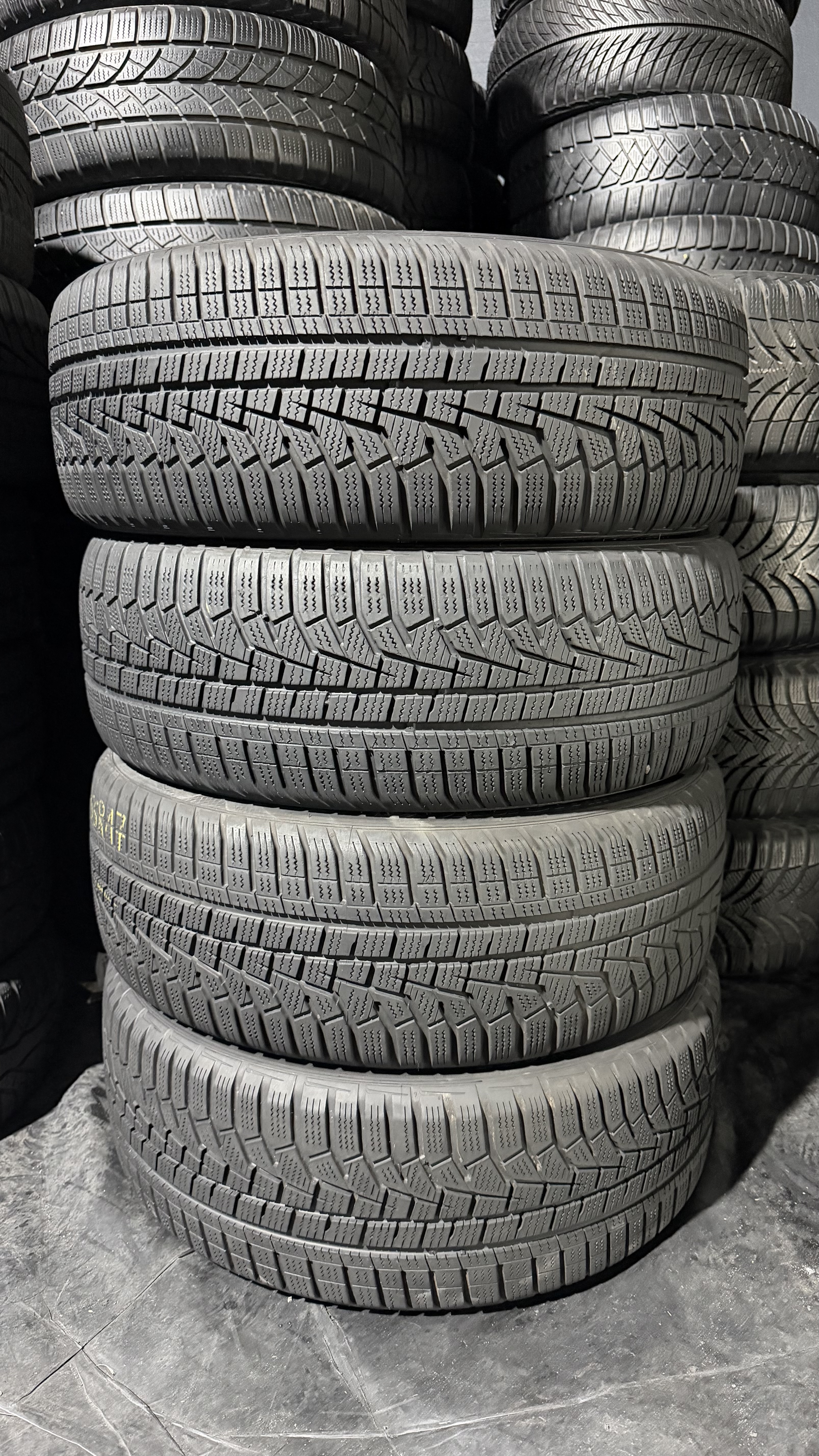 Шини б\у 205/55 R17