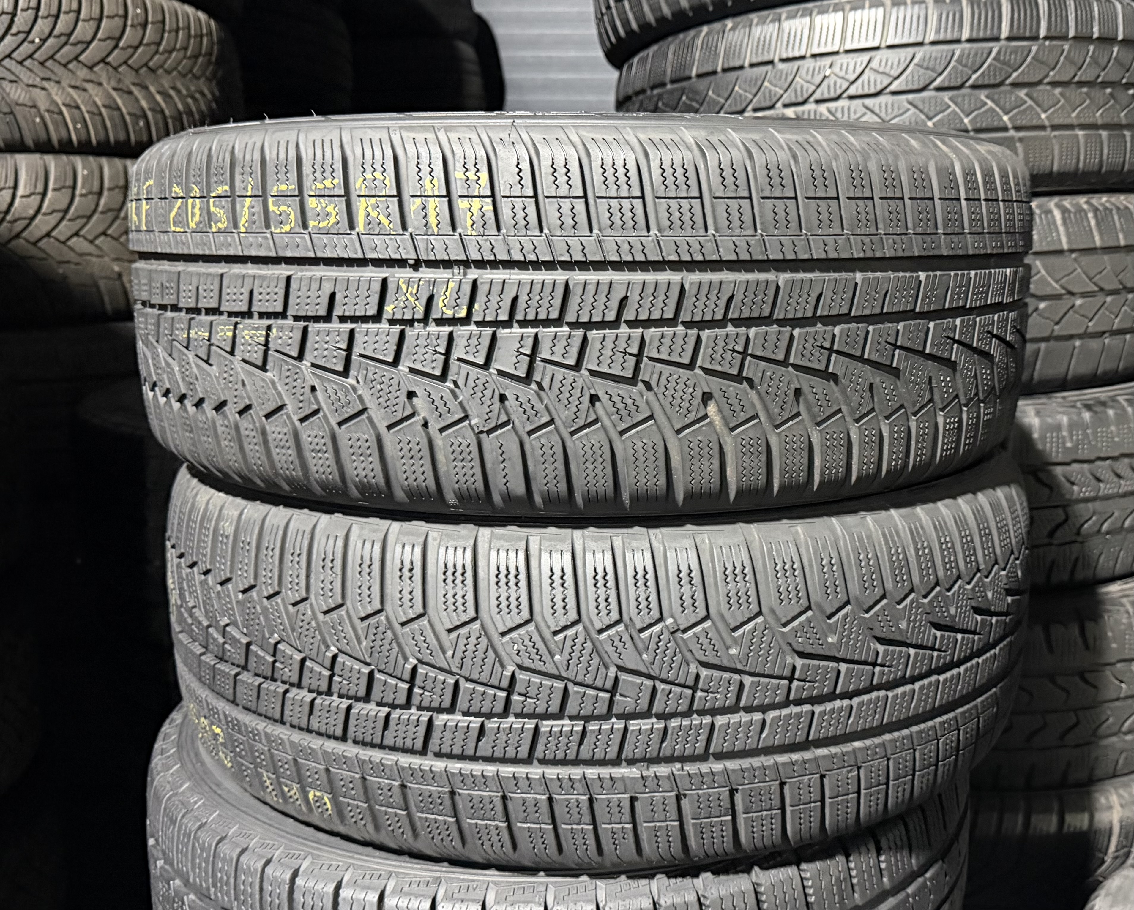 Шини б\у 205/55 R17