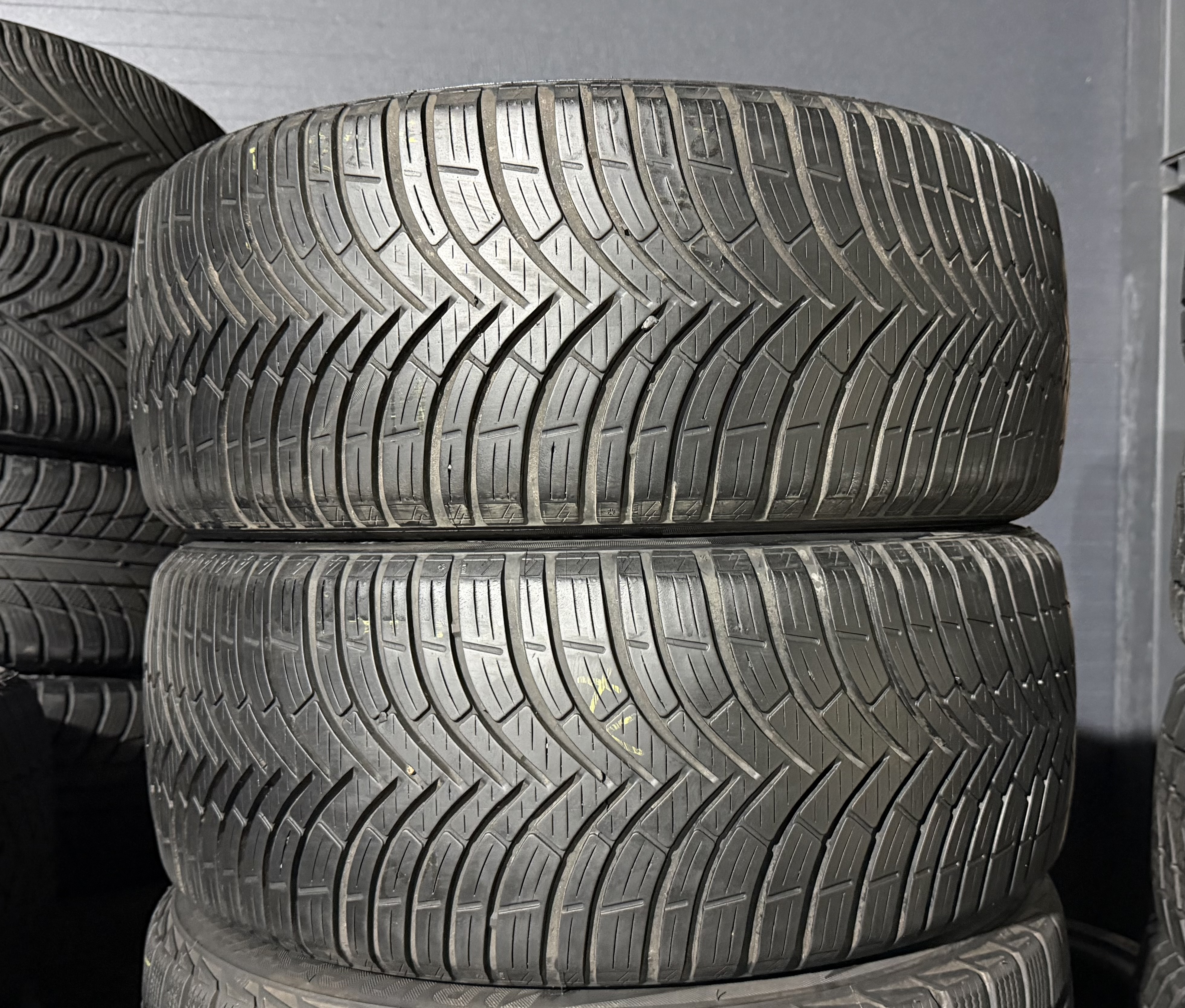 Шини б\у 225/45 R18