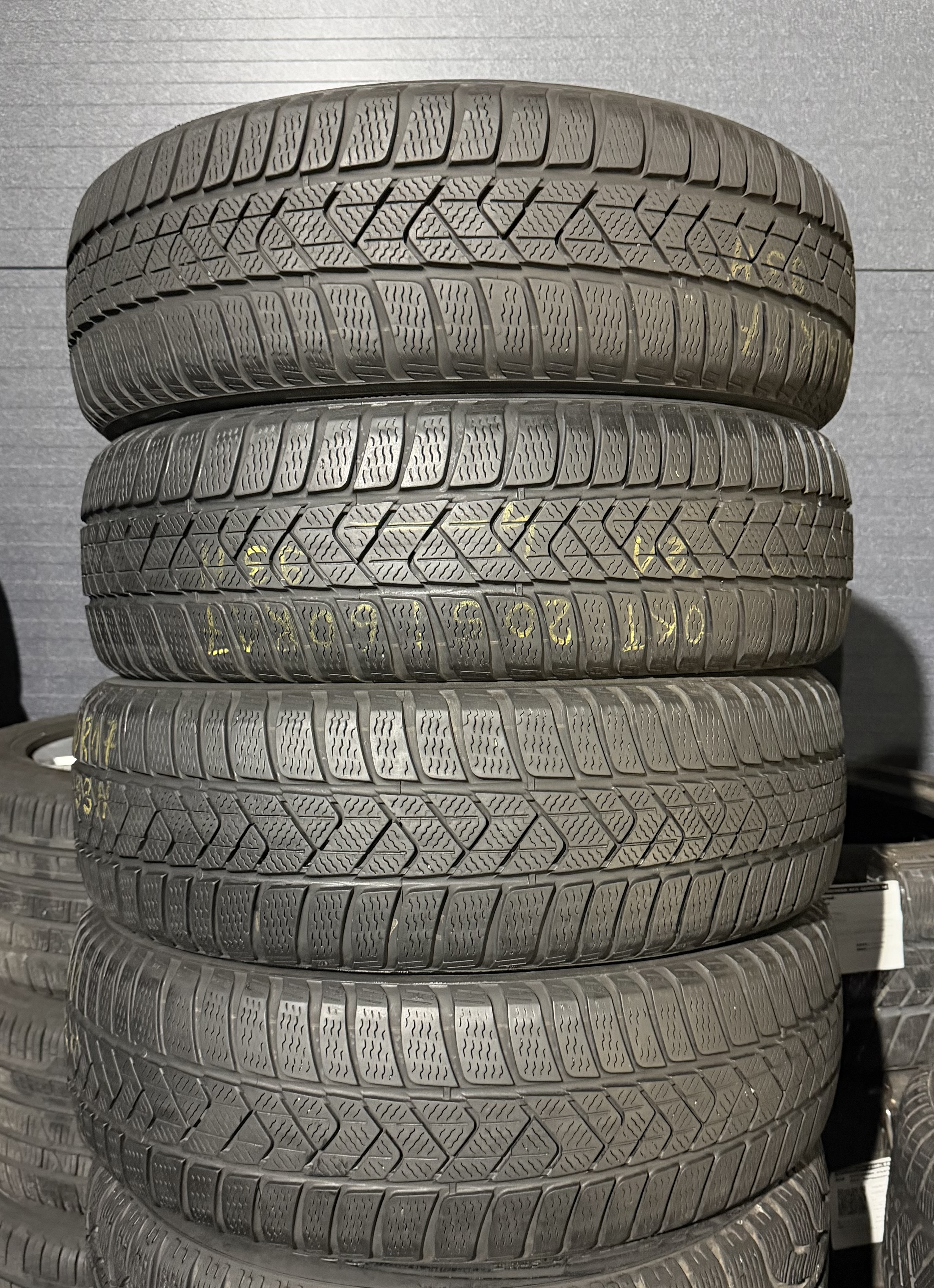 Шини б\у 205/60 R17