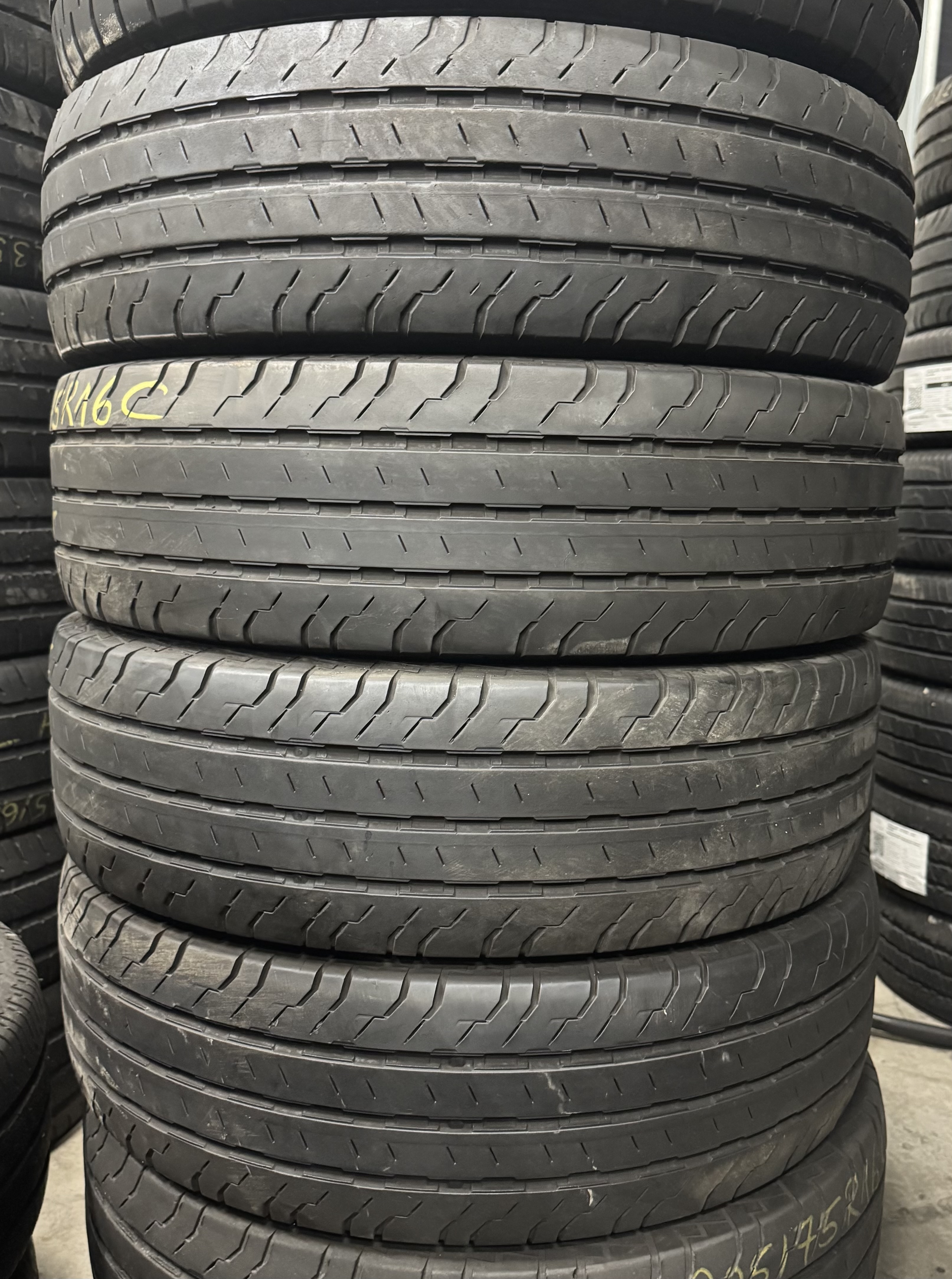 Шини б\у 205/75 R16C