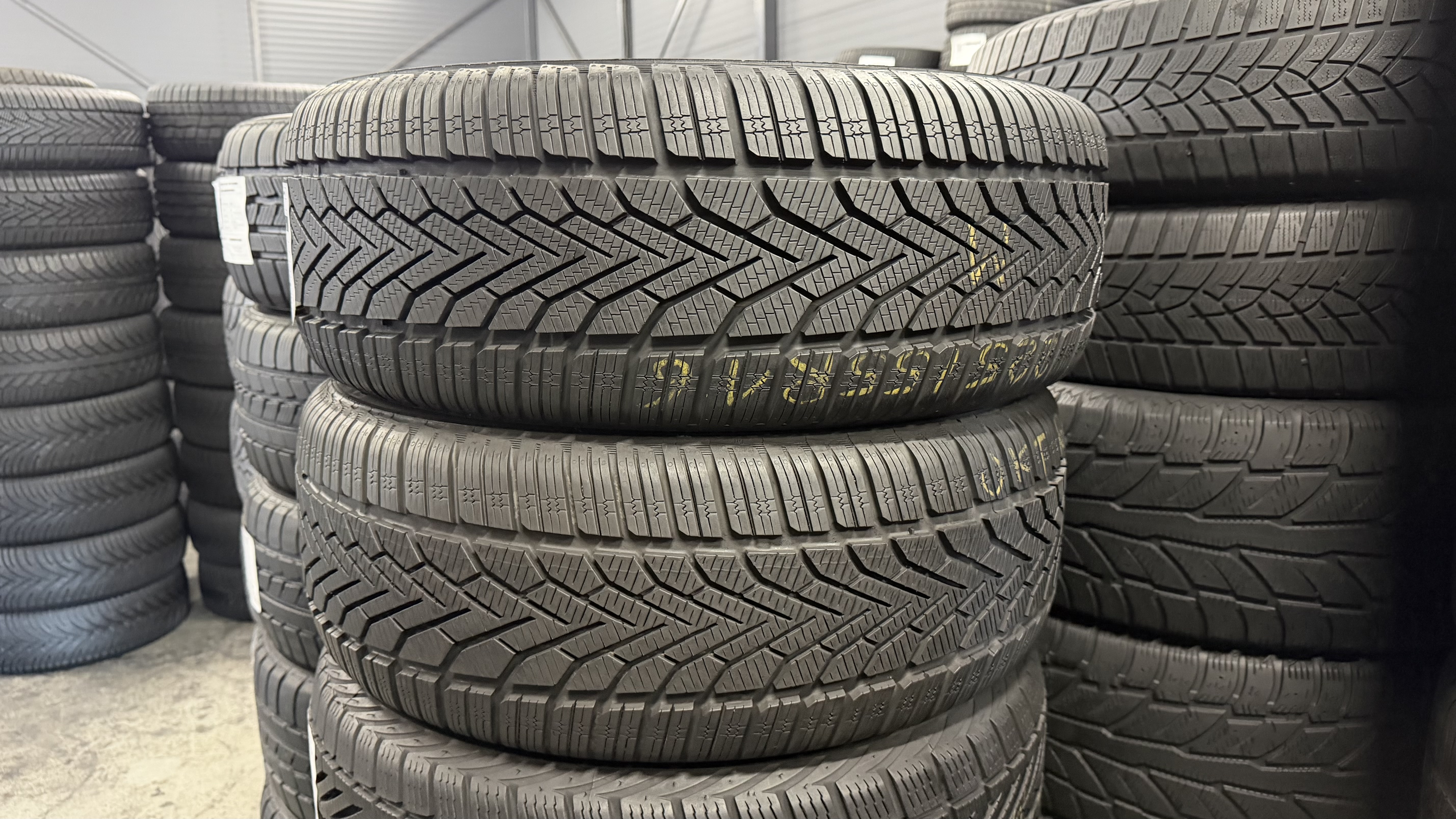 Шини б\у 225/55 R16