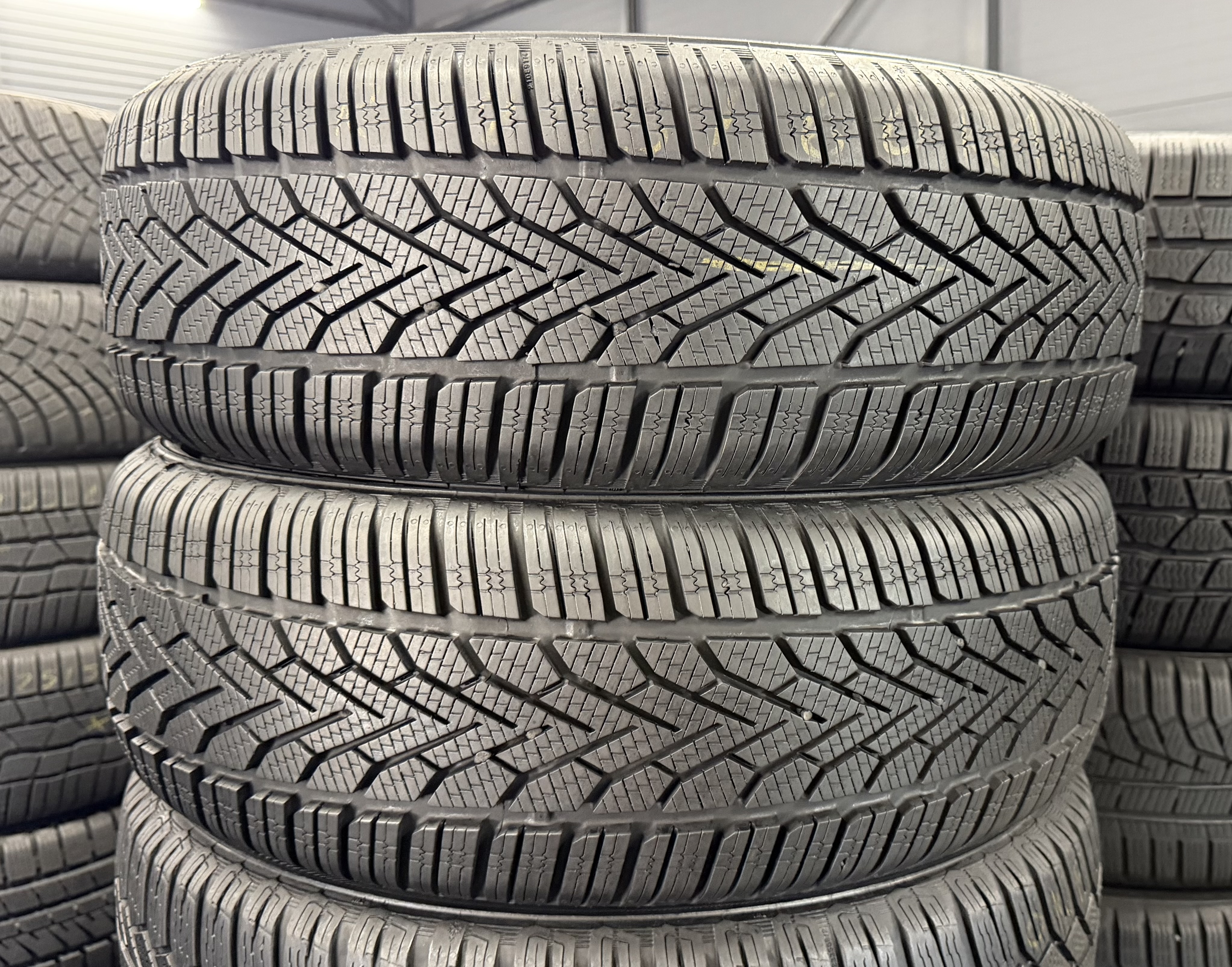 Шини б\у 205/60 R16