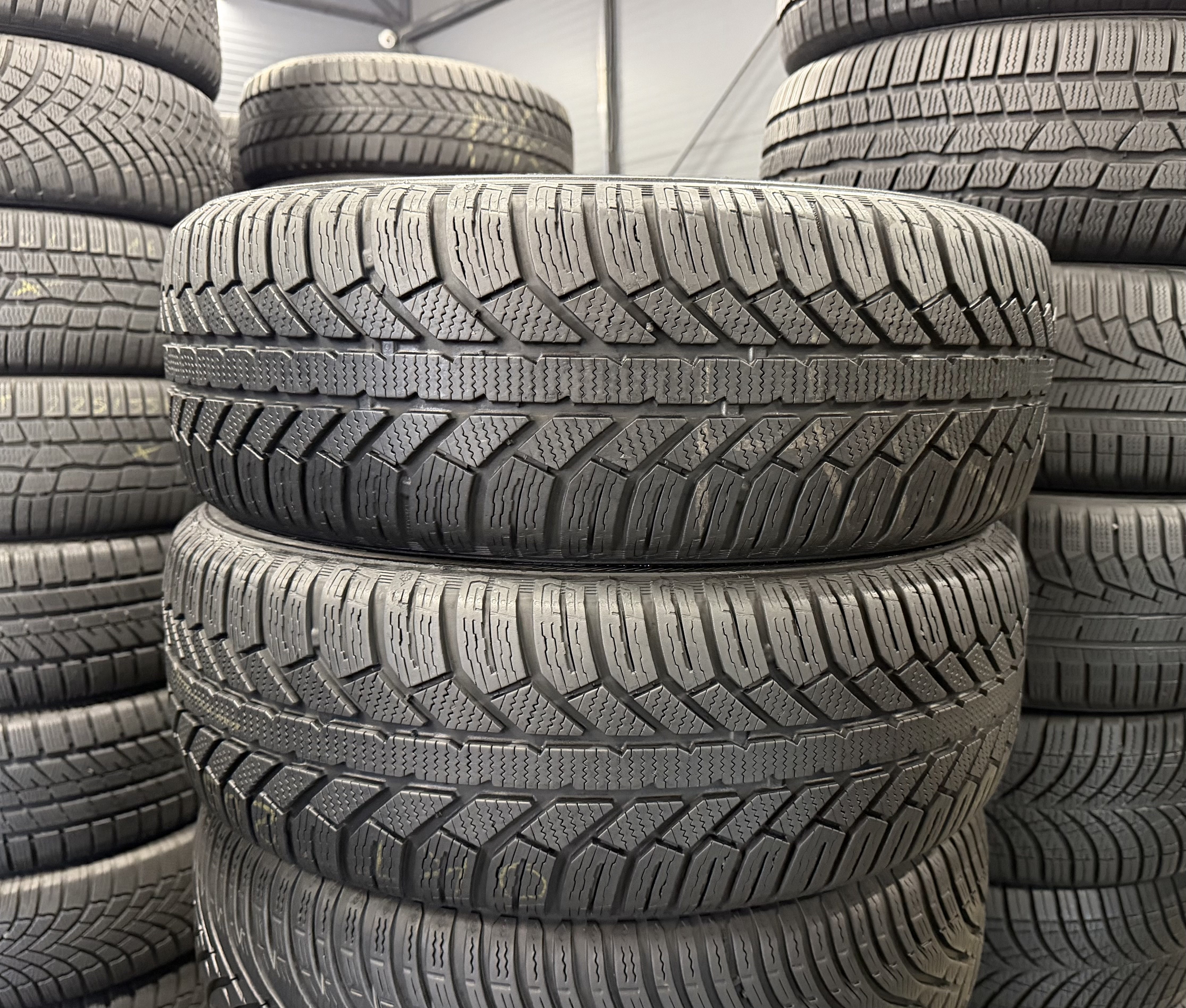 Шини б\у 205/60 R16