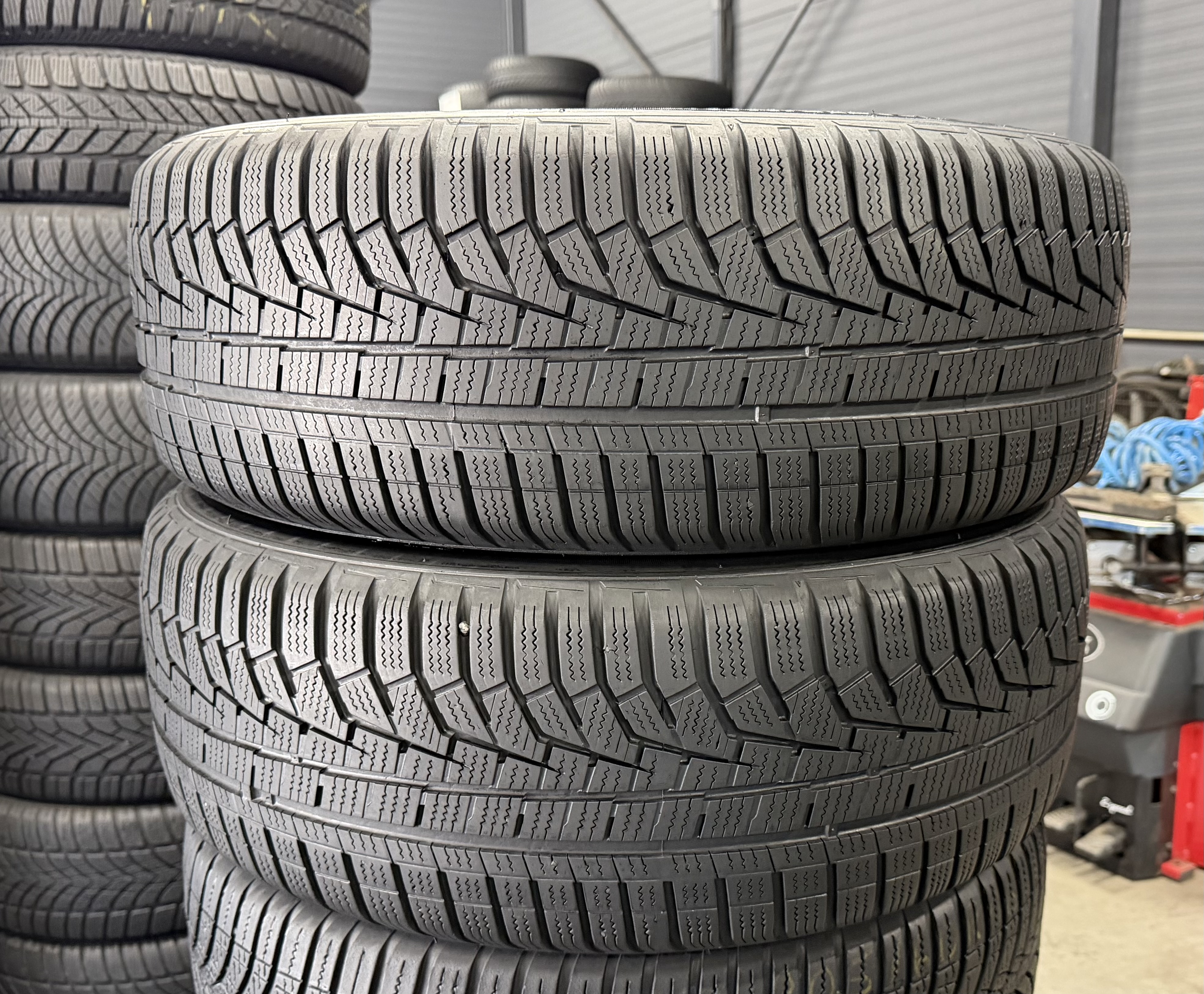 Шини б\у 215/60 R16