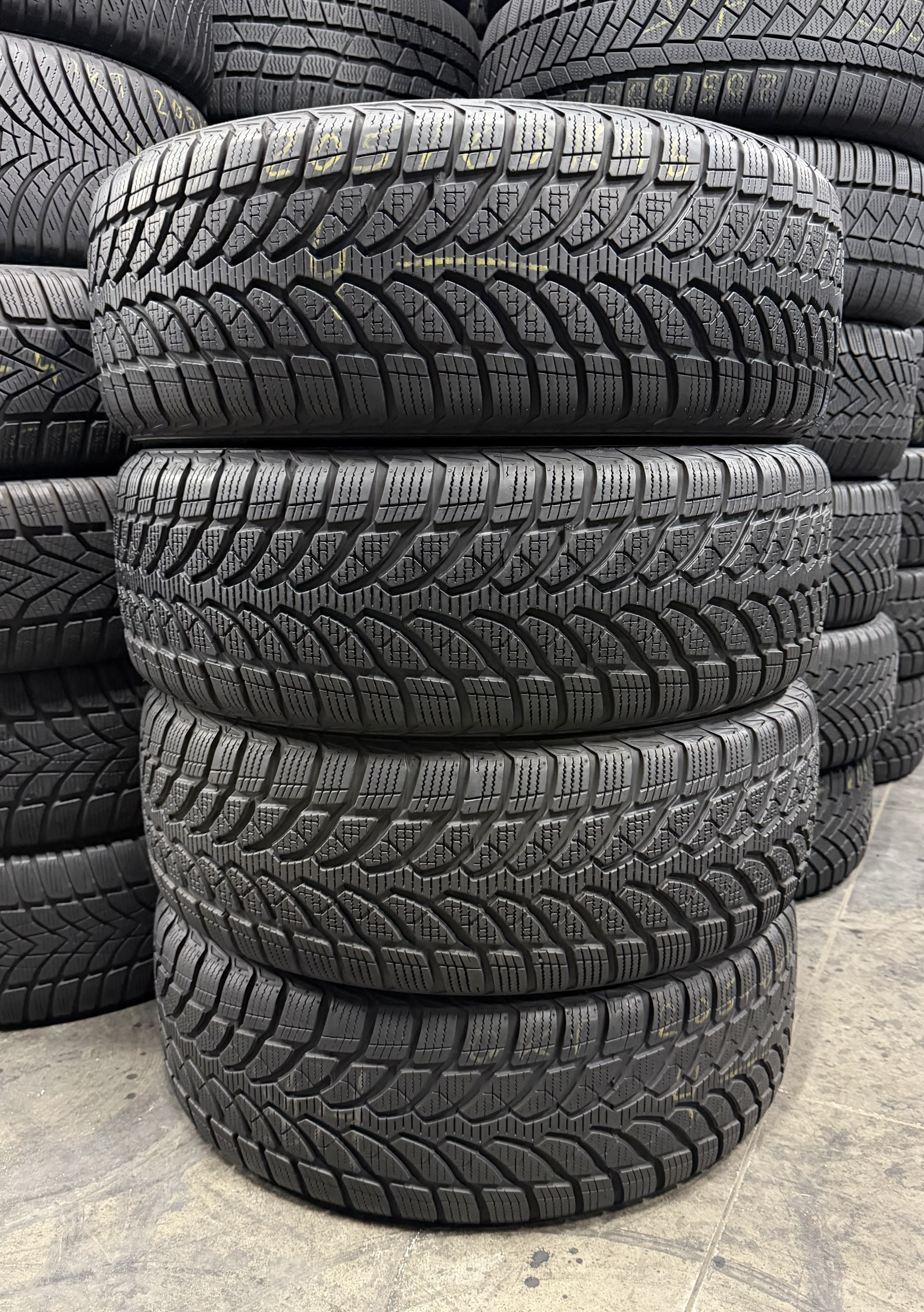 Шини б\у 205/60 R16