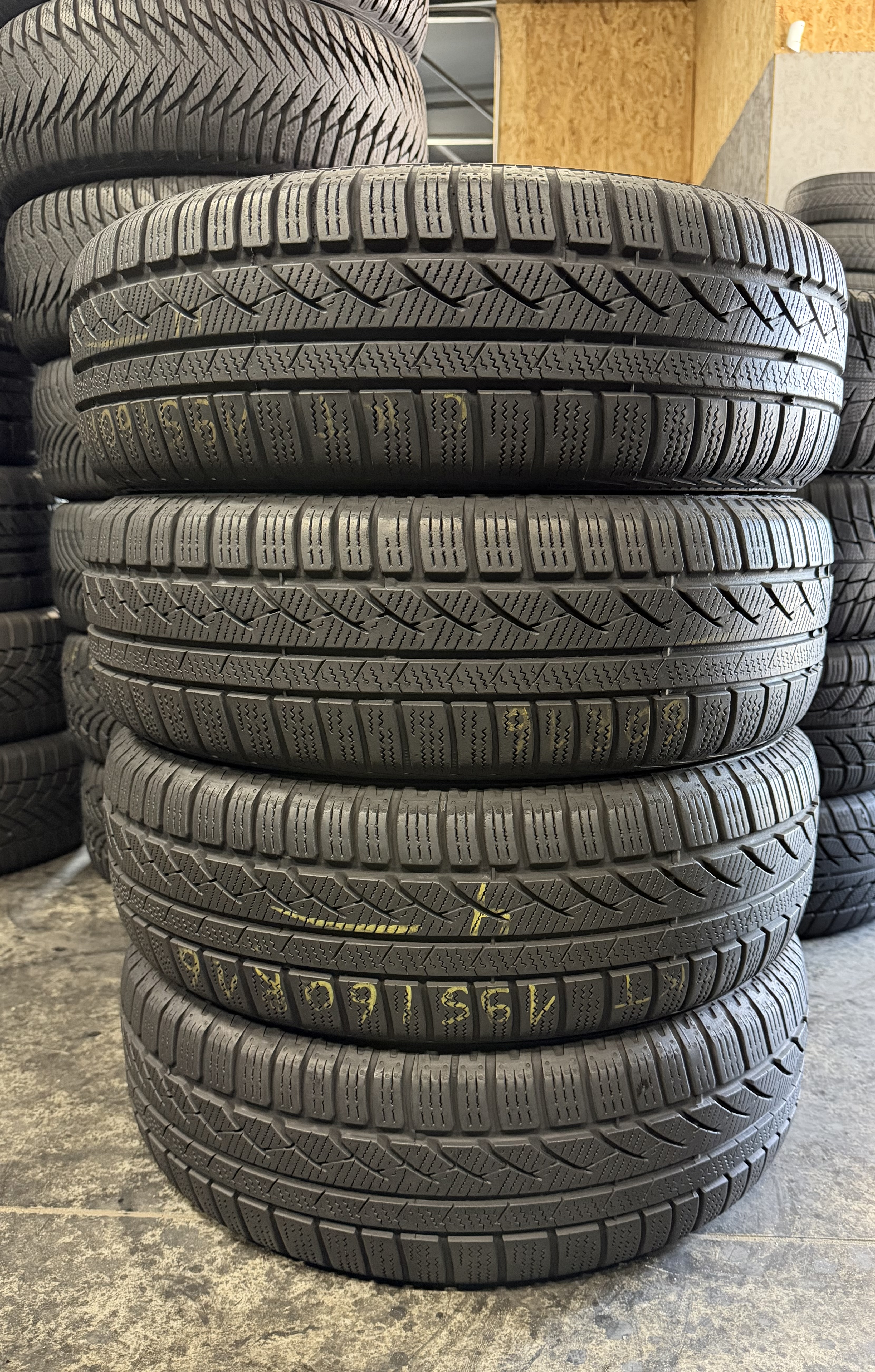 Шини б\у 195/60 R16