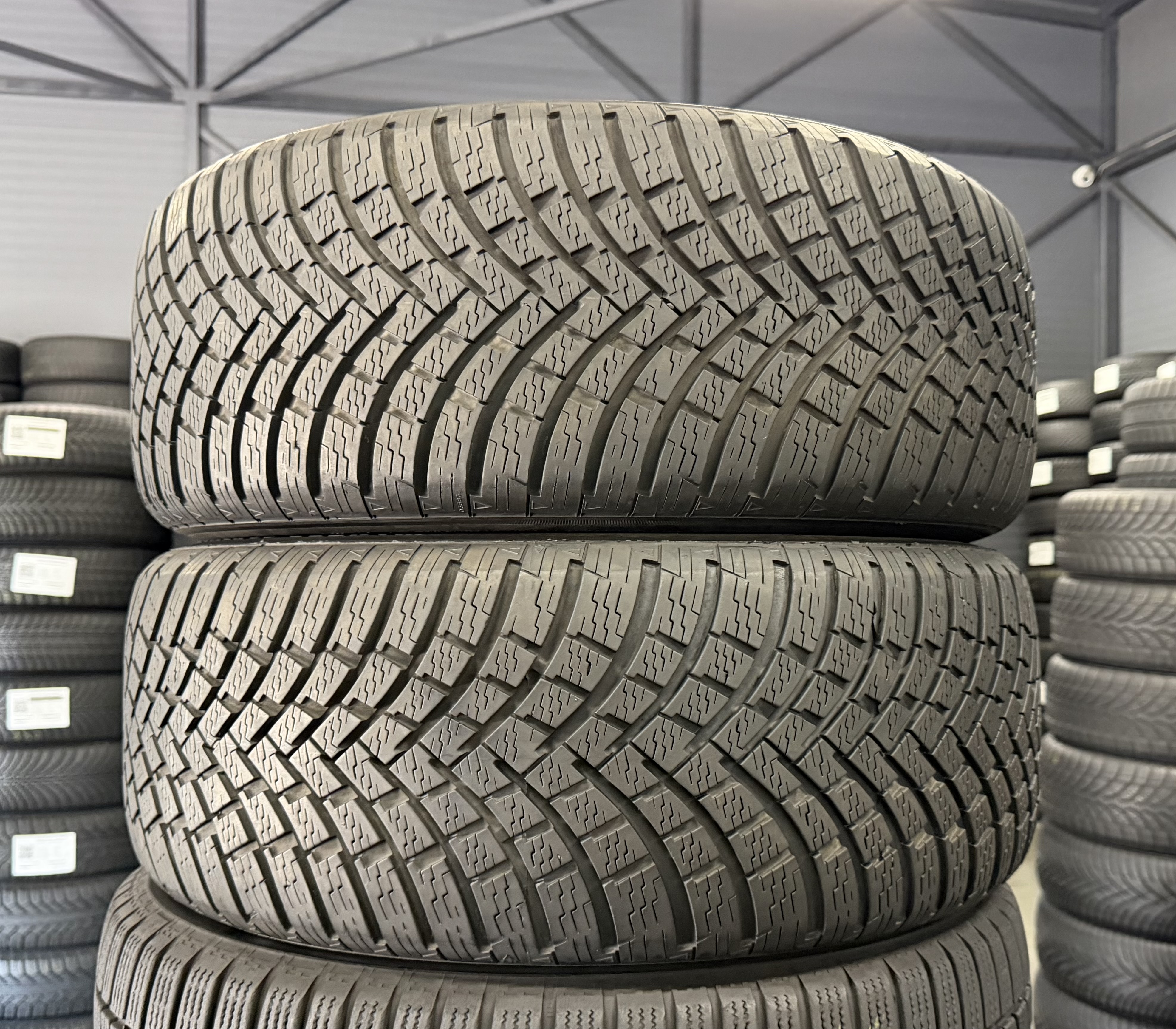 Шини б\у 215/55 R16
