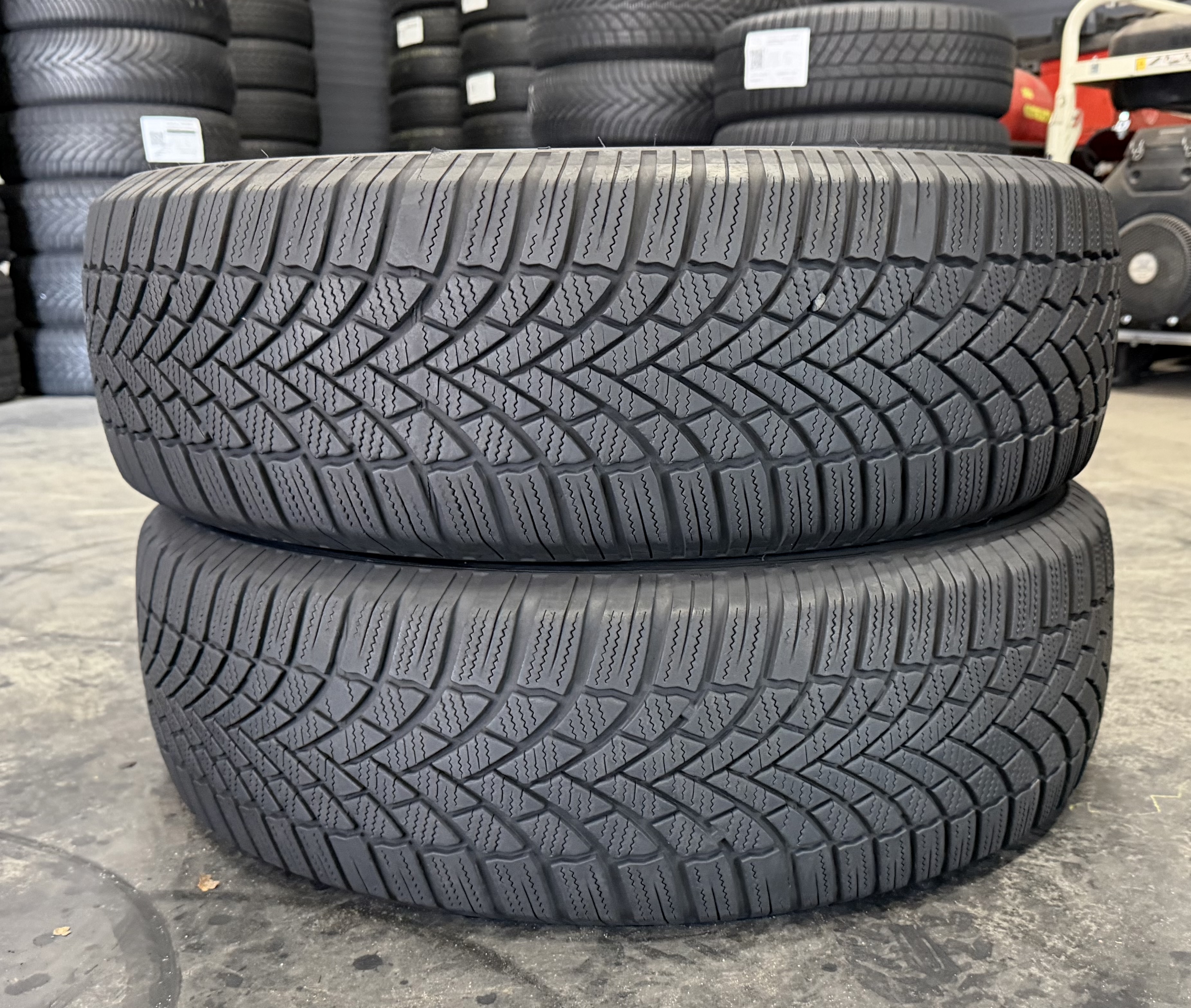 Шини б\у 215/70 R16