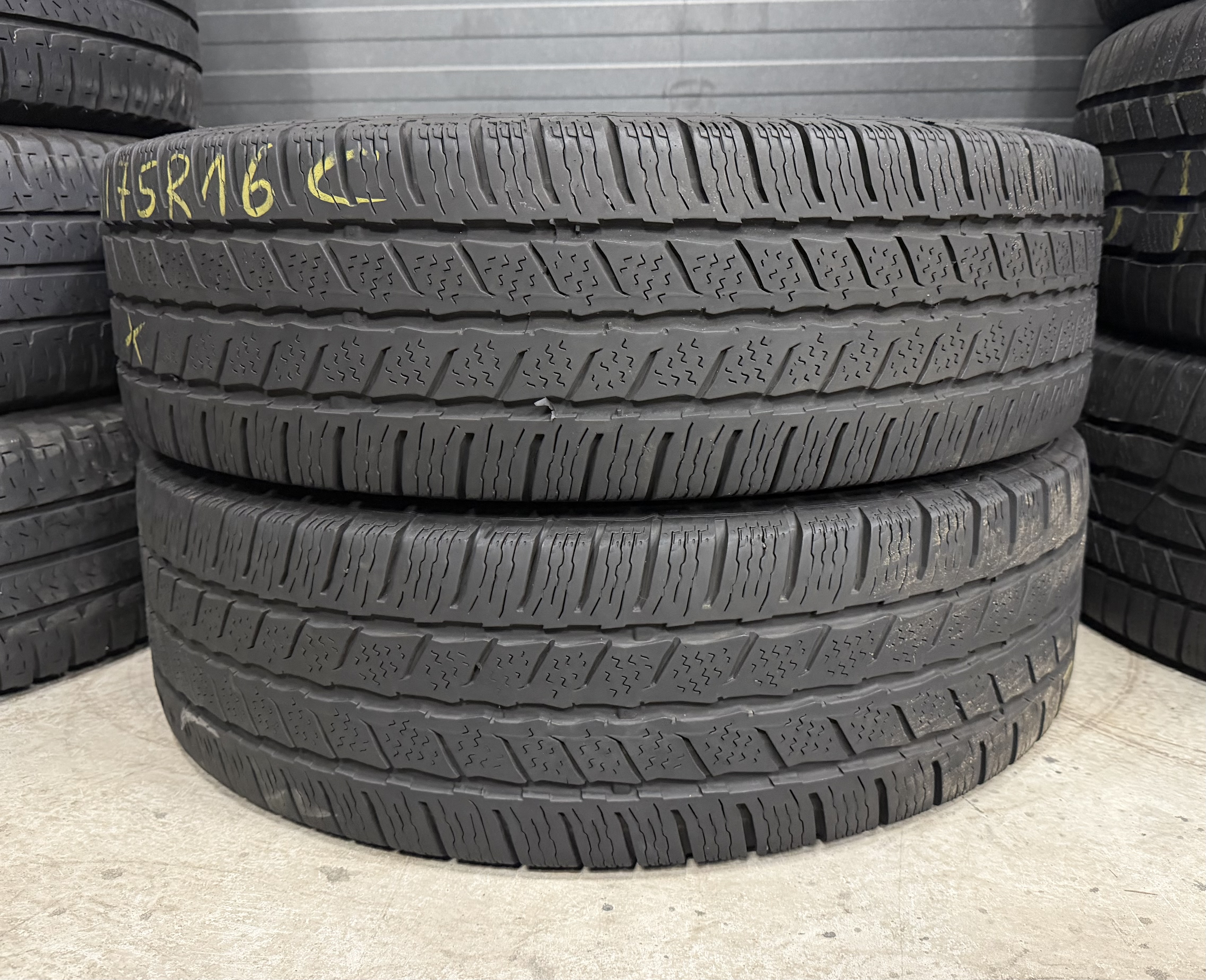 Шини б\у 205/75 R16C