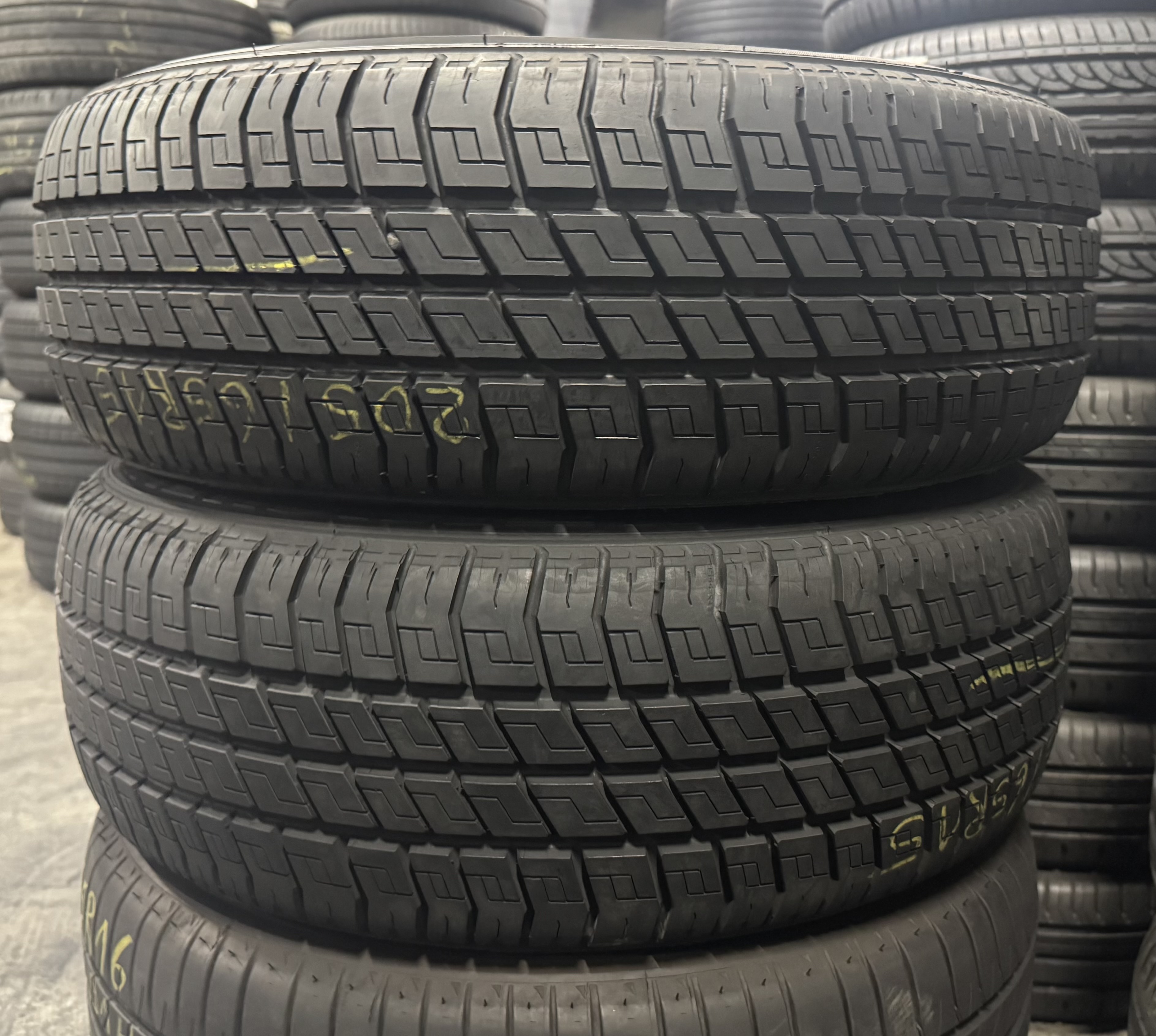 Шини б\у 205/65 R15