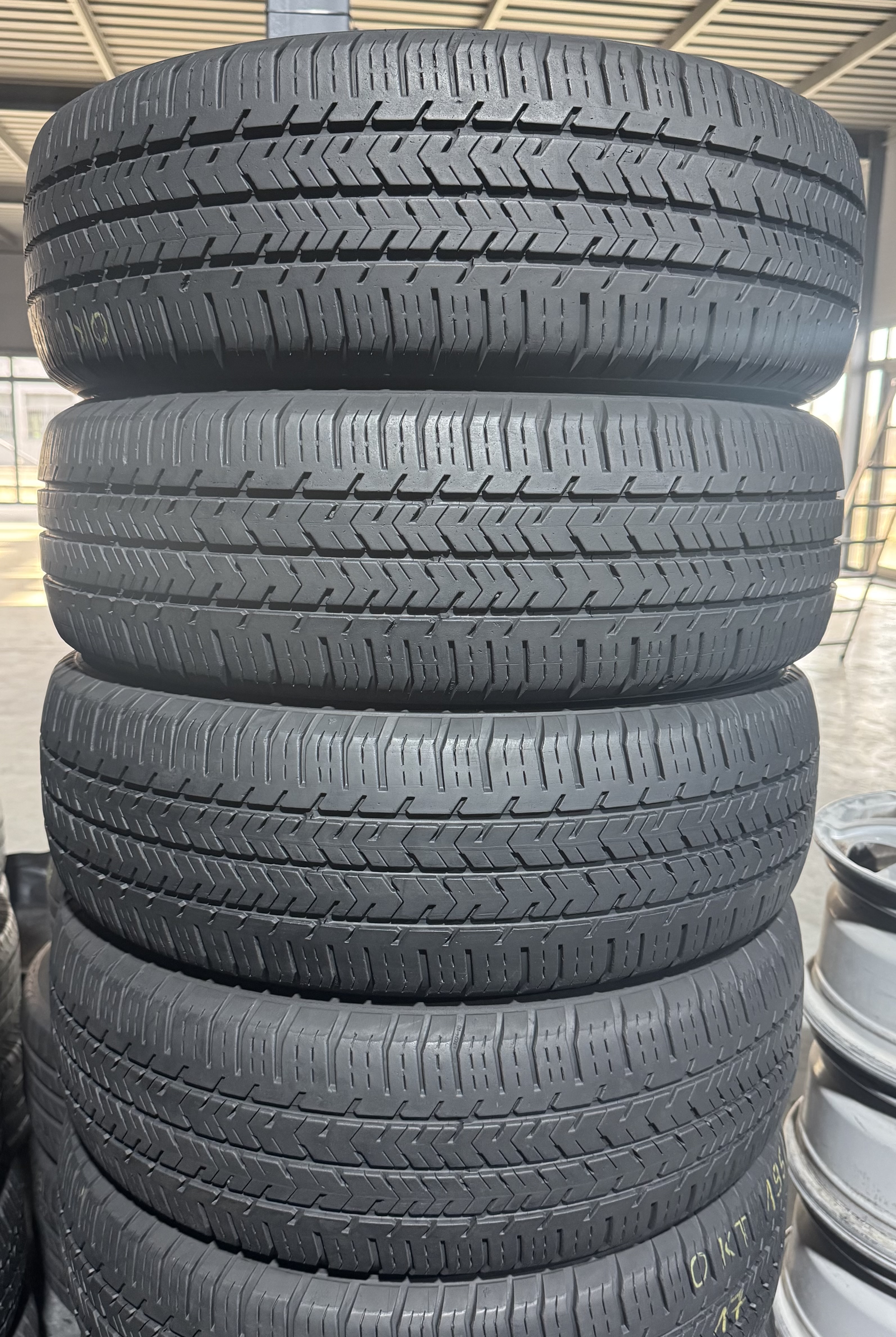 Шини б\у 195/65 R16C