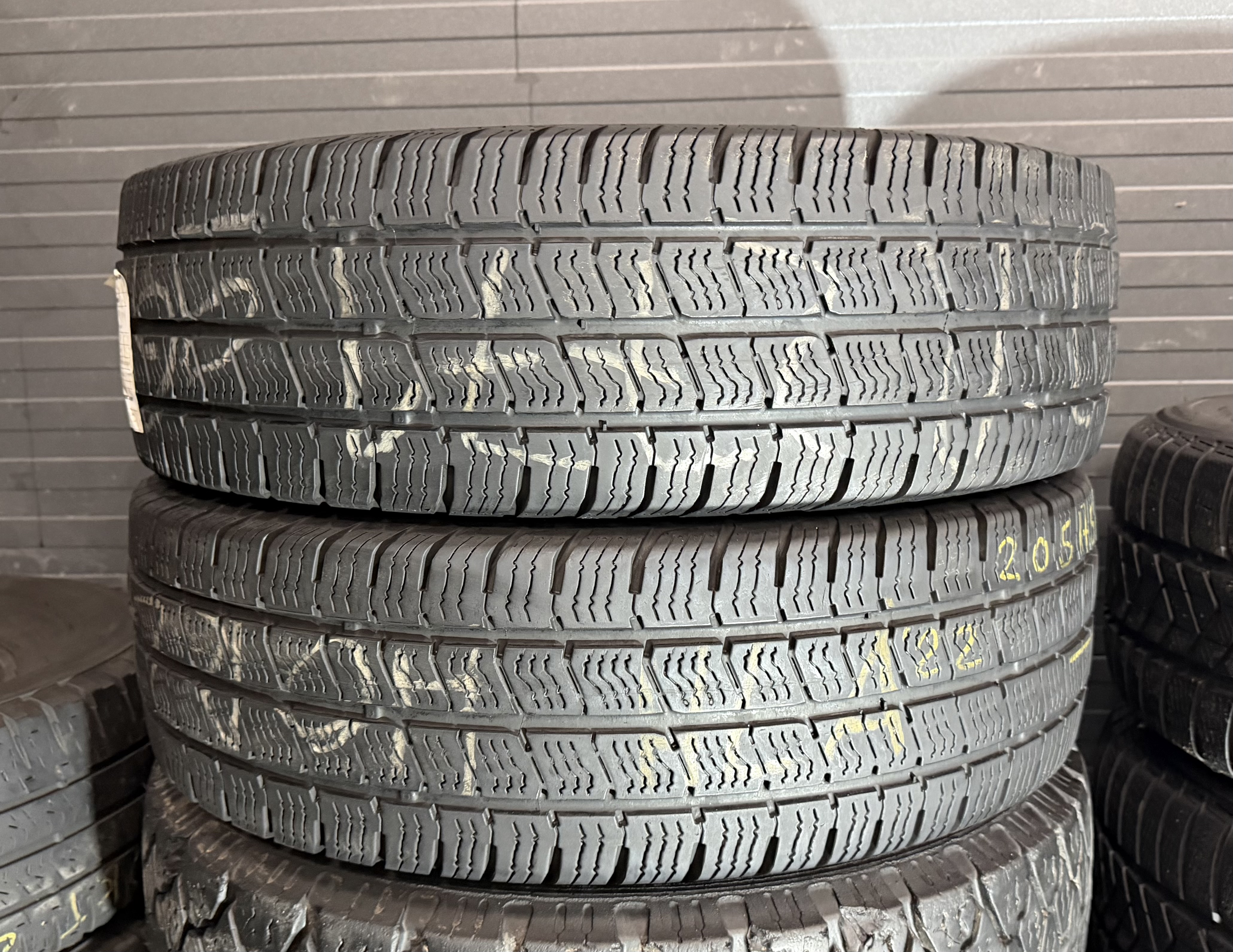 Шини б\у 205/75 R16C