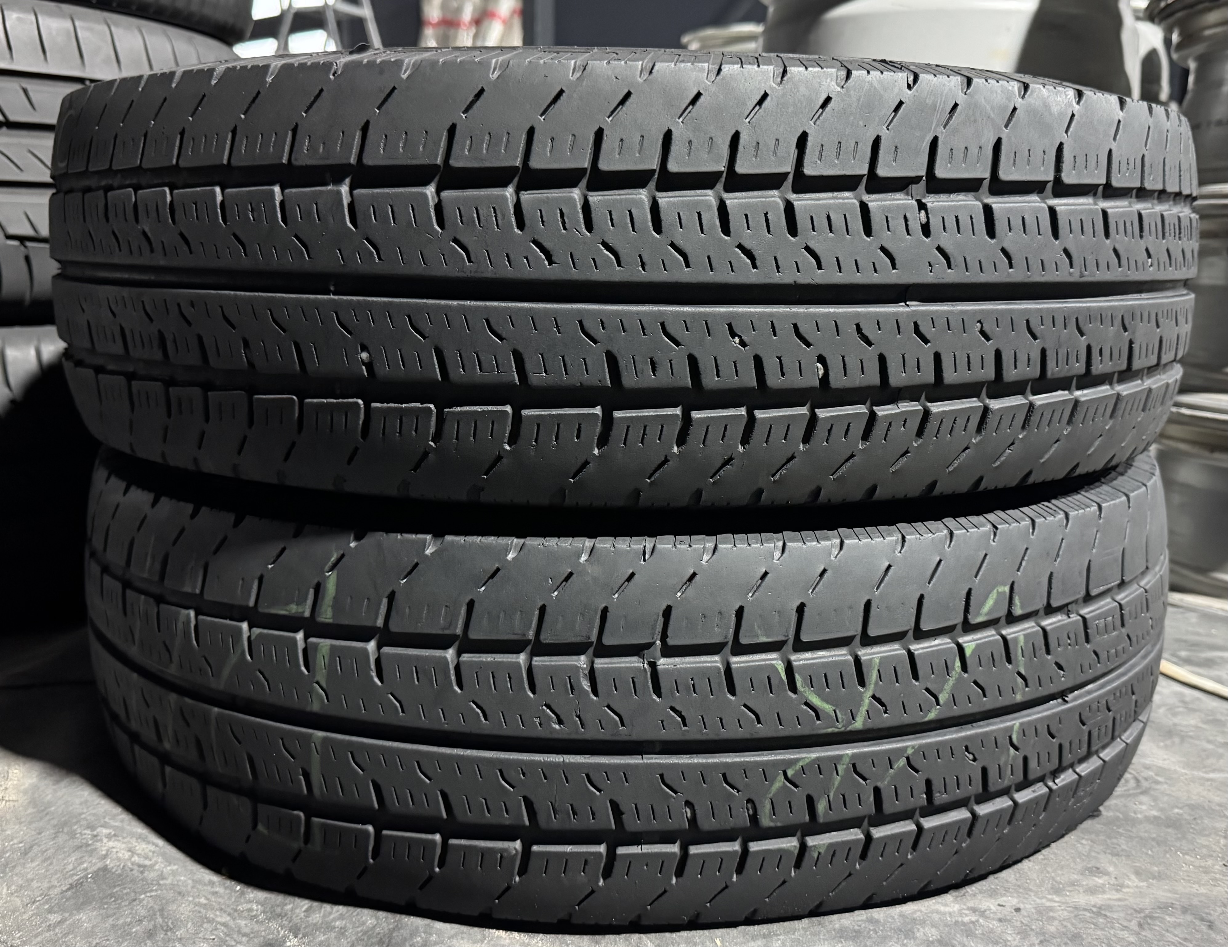 Шини б\у 205/75 R16C