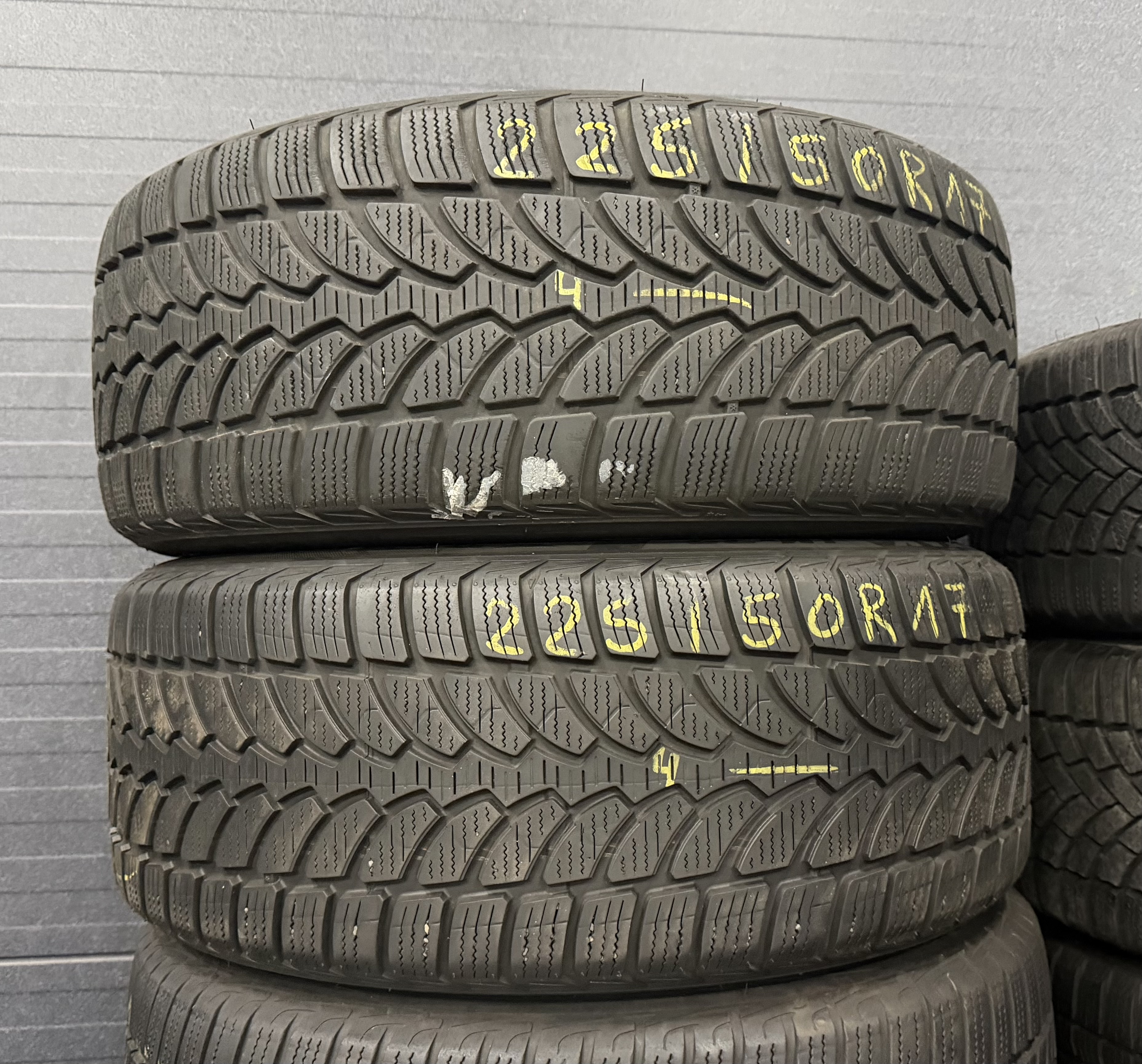 Шини б\у 225/50 R17