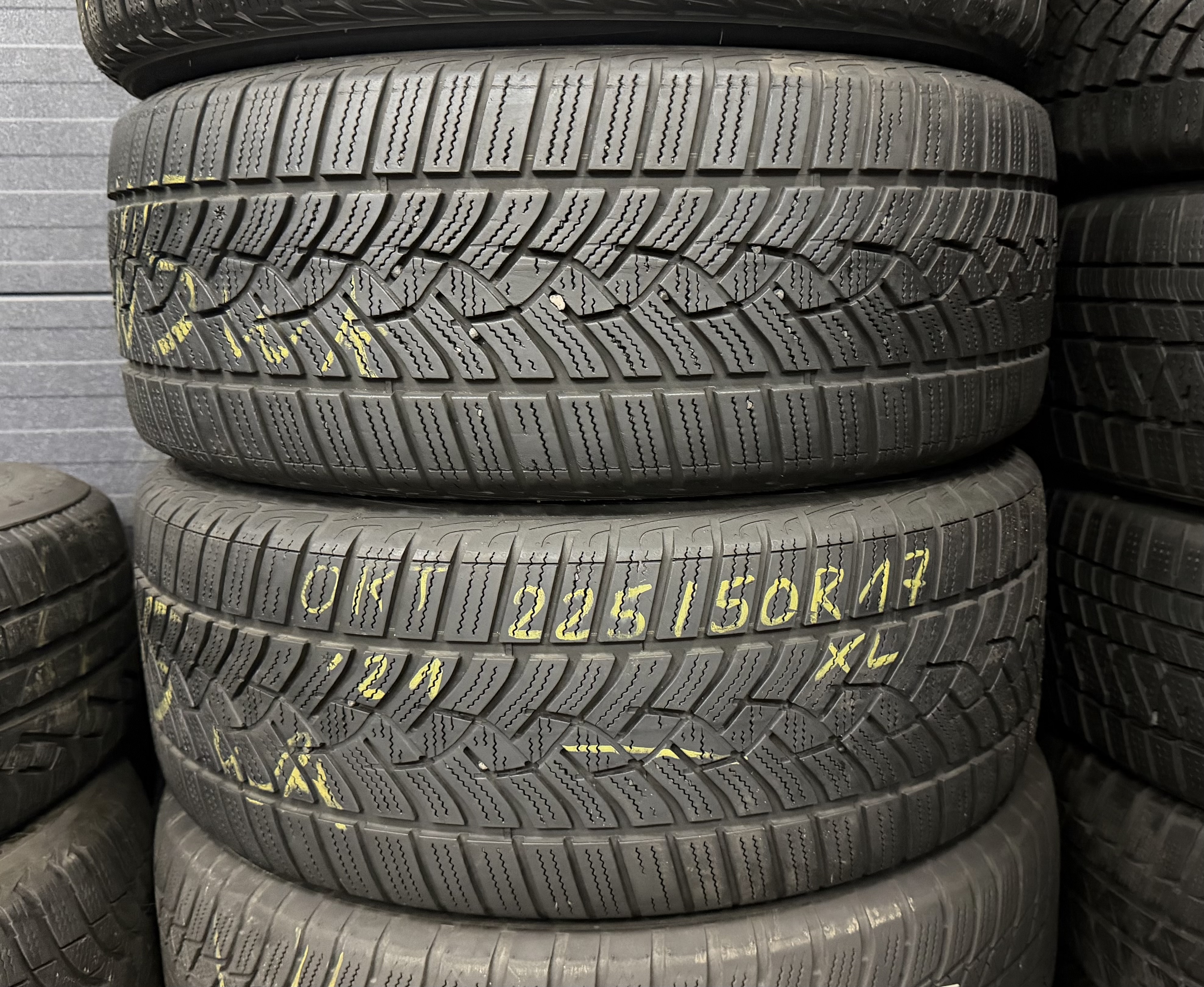 Шини б\у 225/50 R17