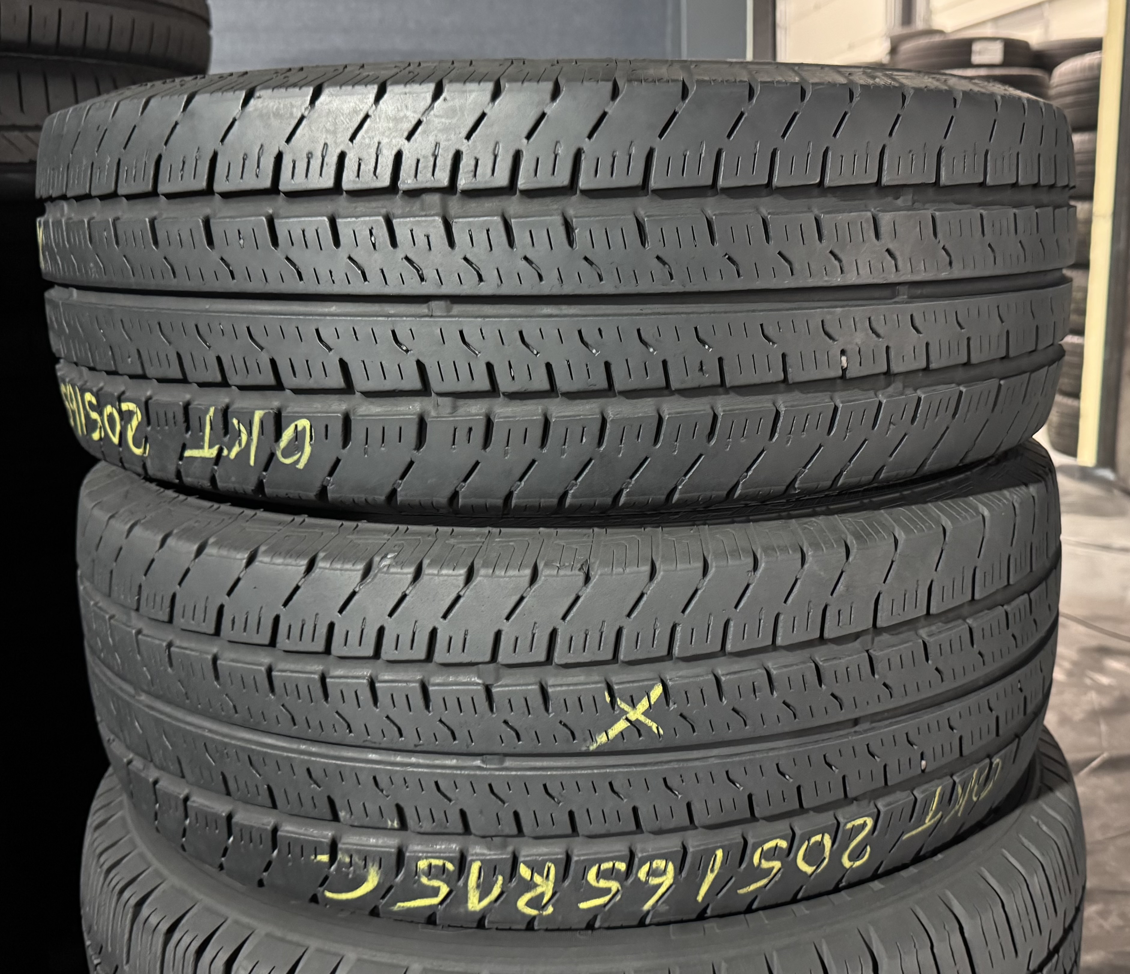 Шини б\у 205/65 R15C