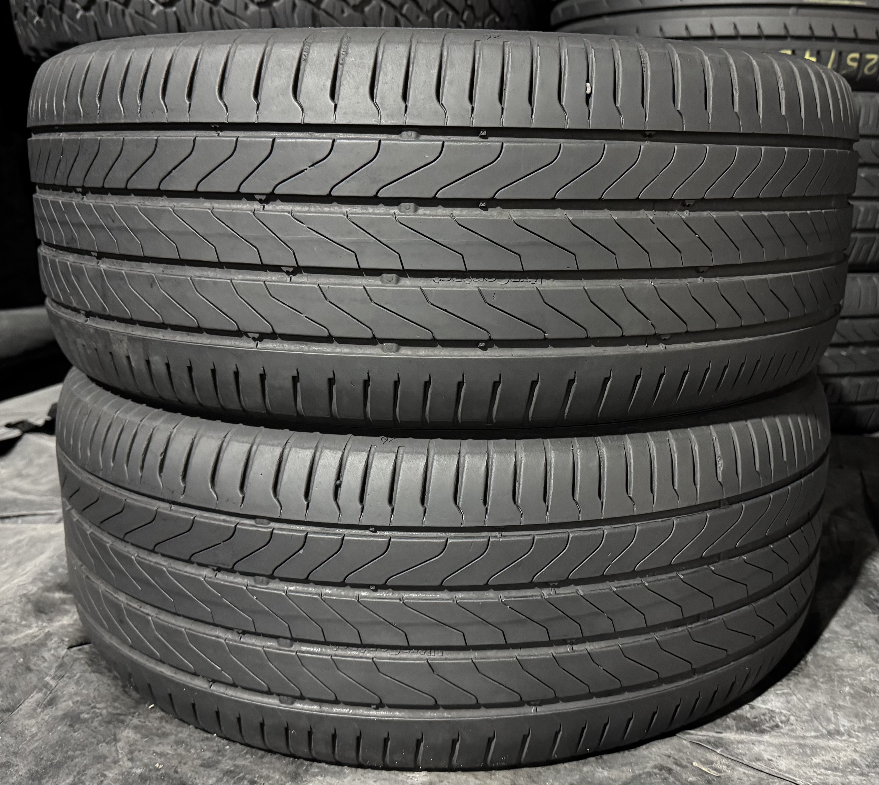 Шини б\у 235/50 R17