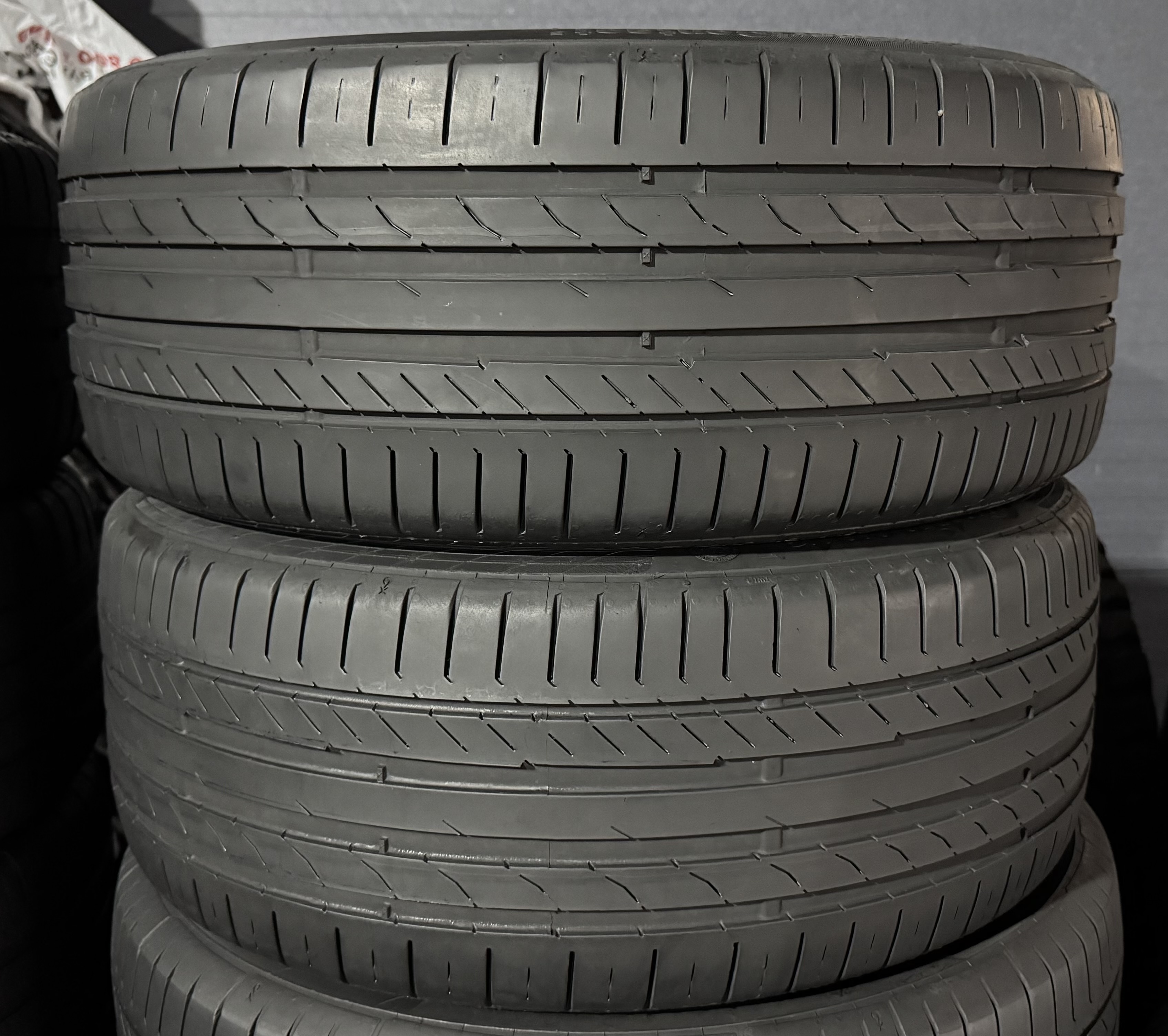 Шини б\у 225/40 R18