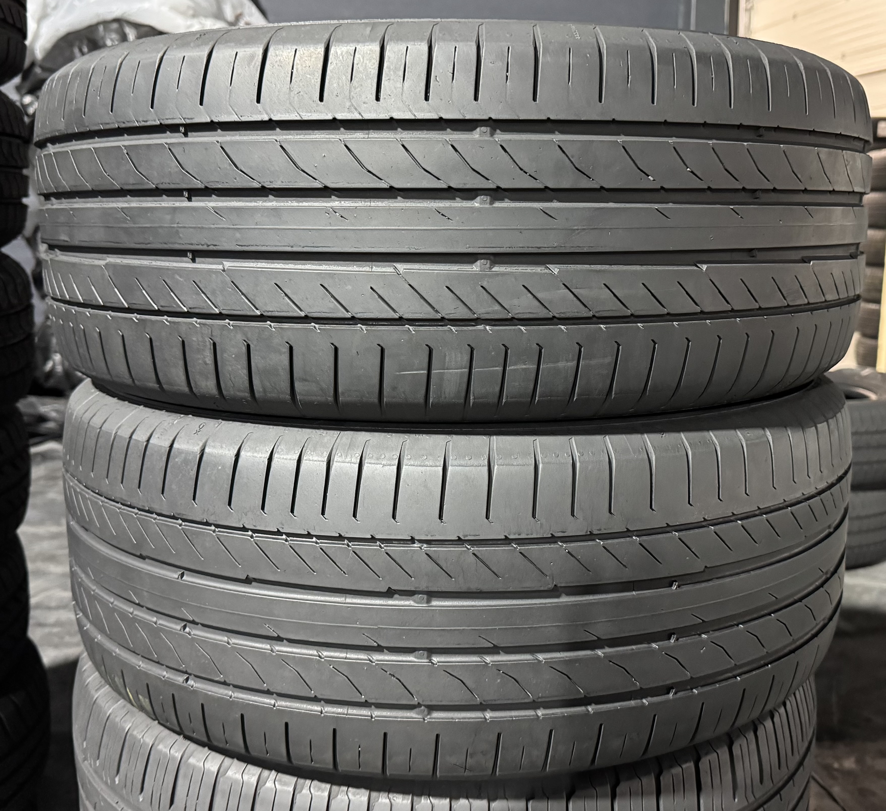 Шини б\у 235/50 R17