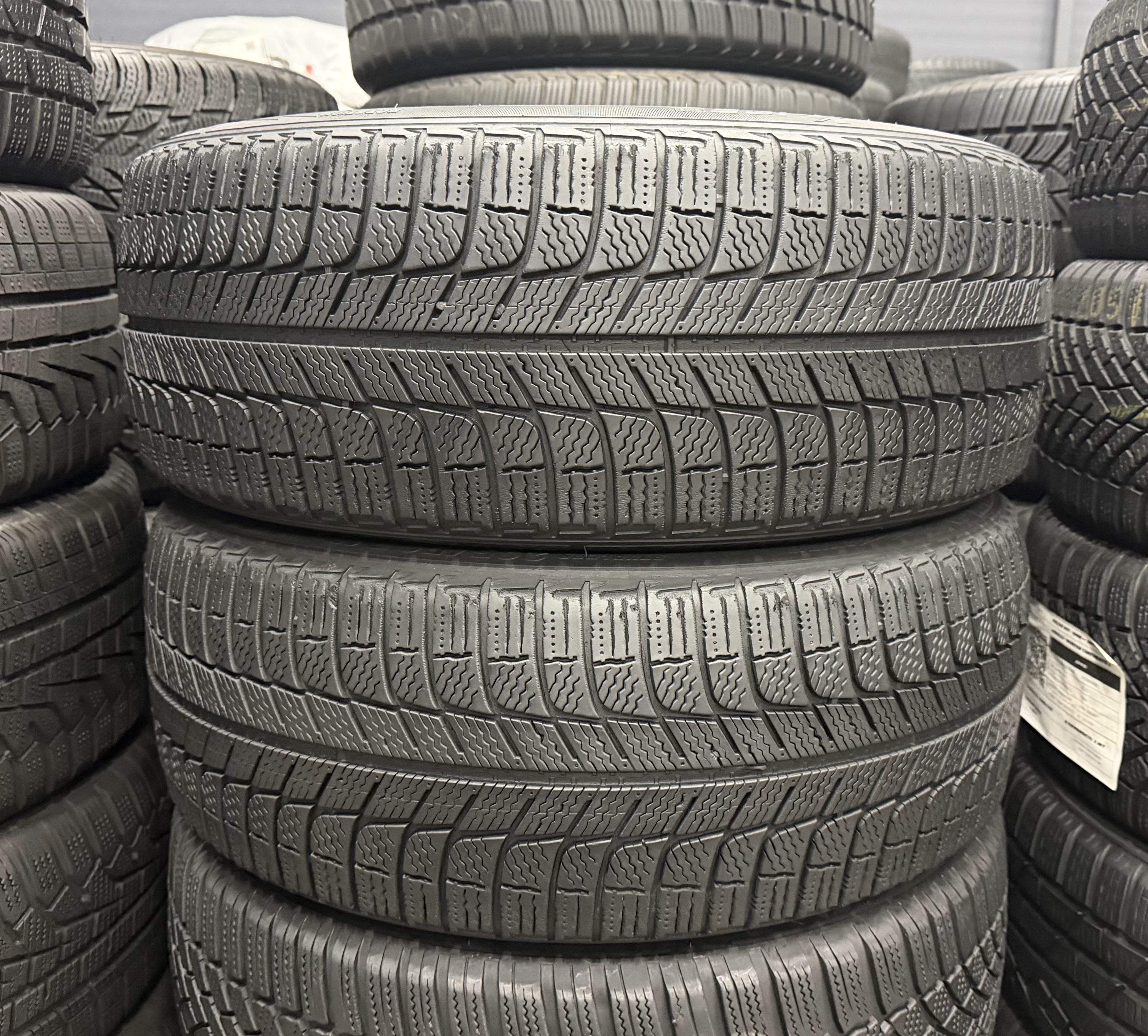 Шини б\у 205/50 R17