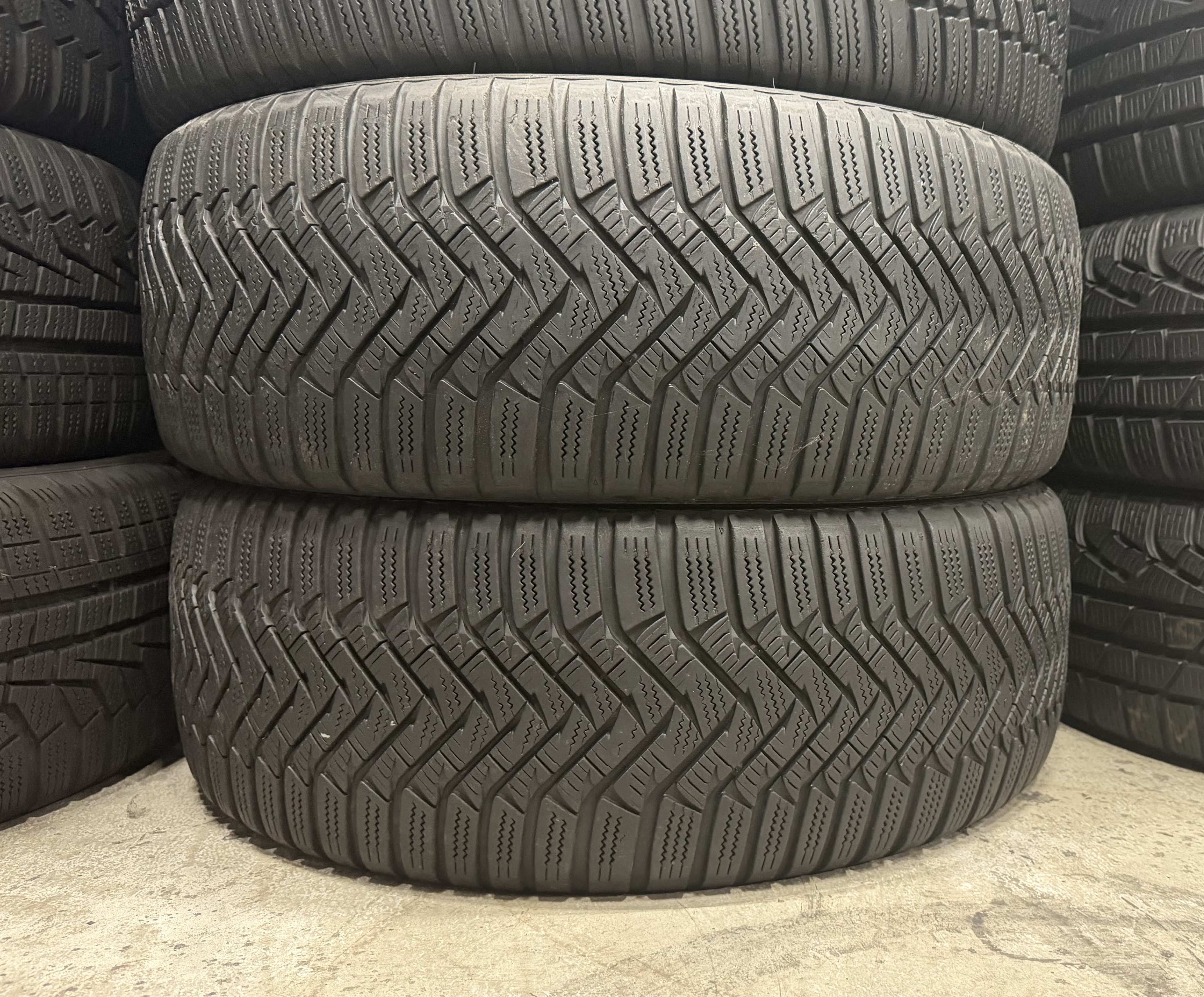 Шини б\у 205/50 R17