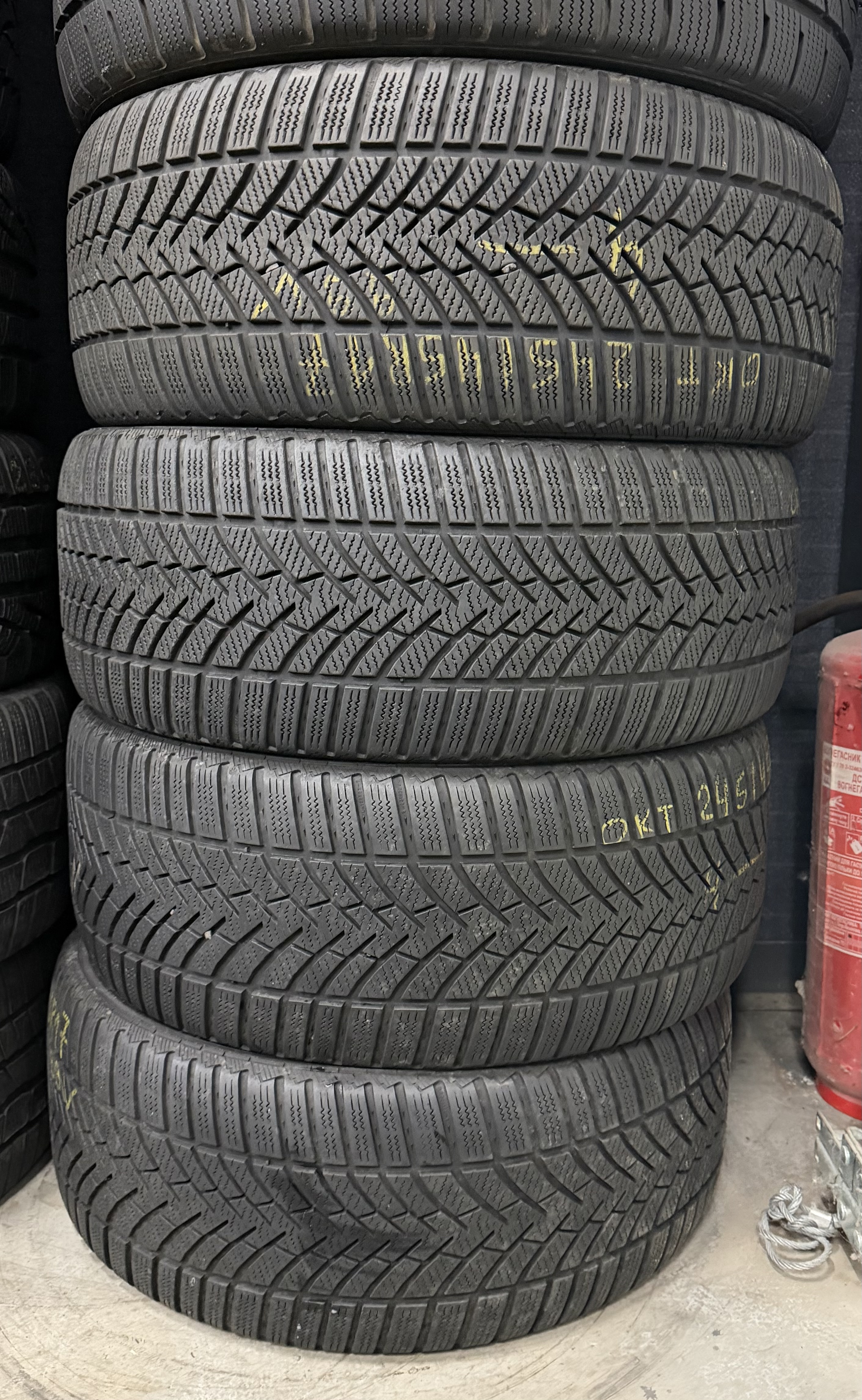Шини б\у 245/45 R17