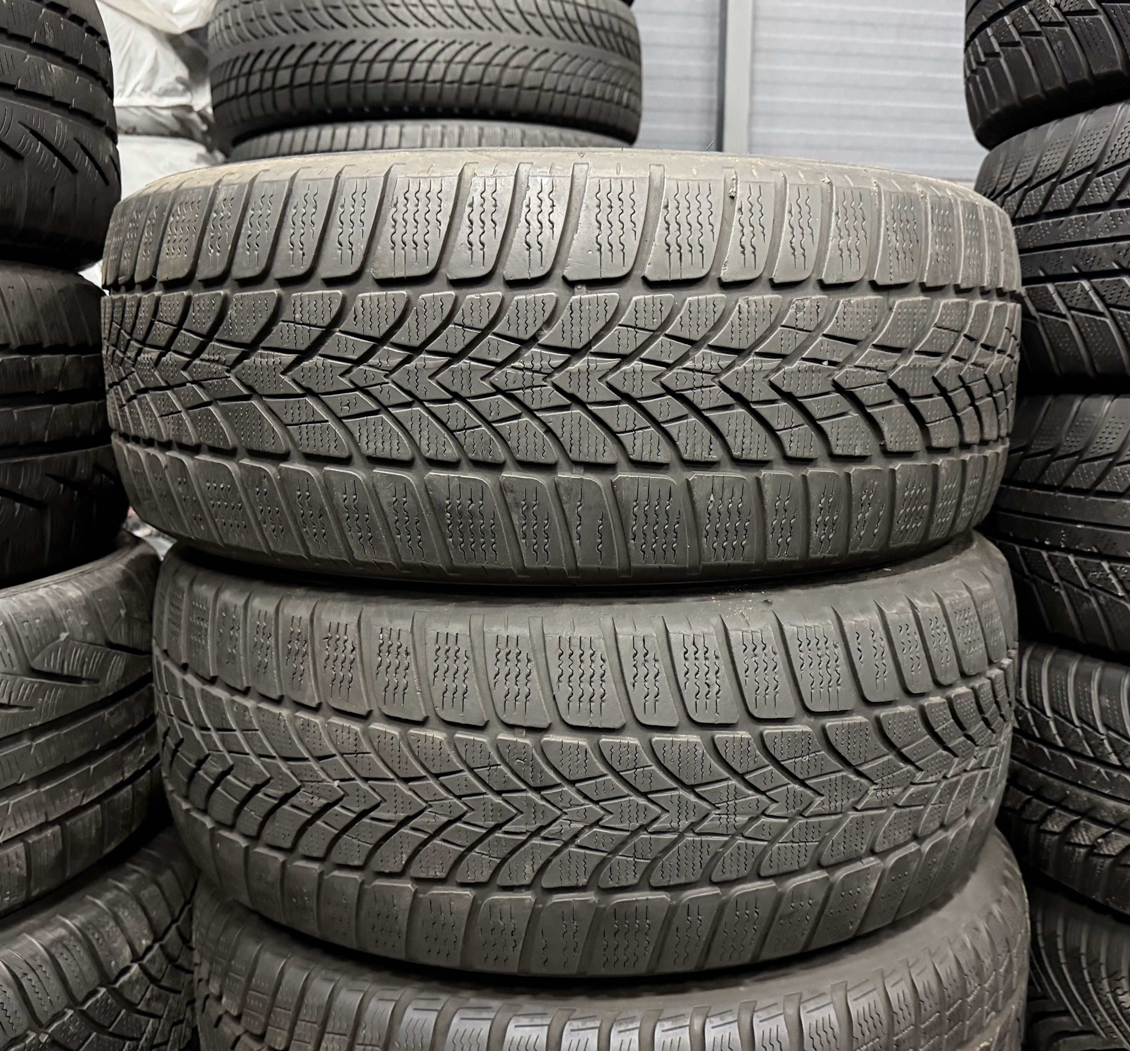 Шини б\у 225/55 R17